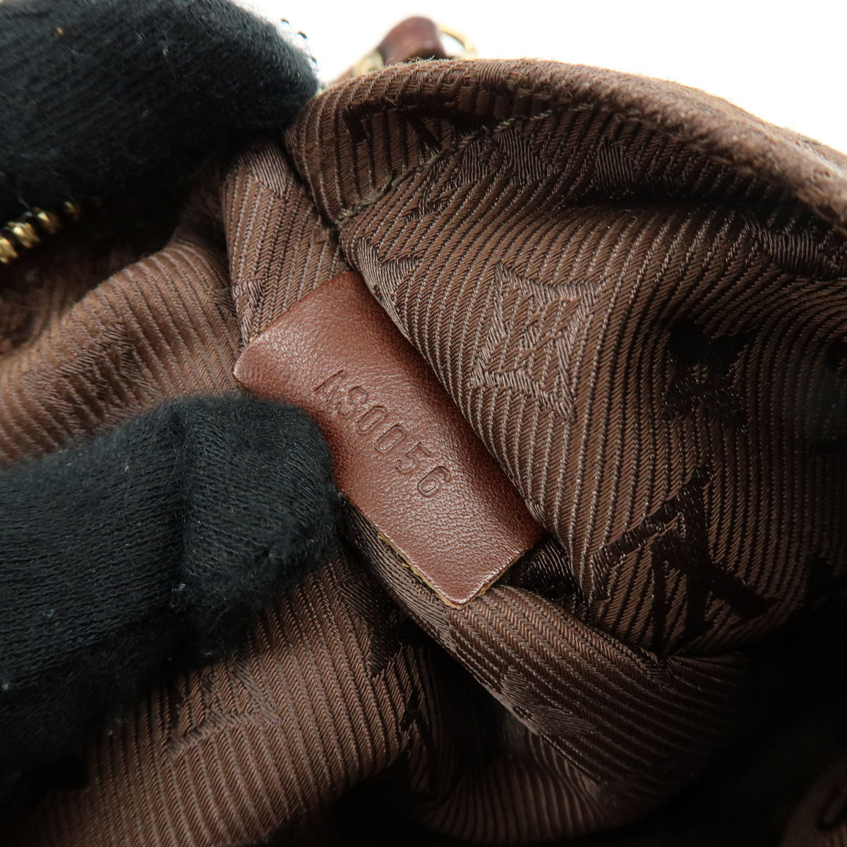Louis Vuitton Monogram Onata Cuir Pochette Onata Aubergine M40003