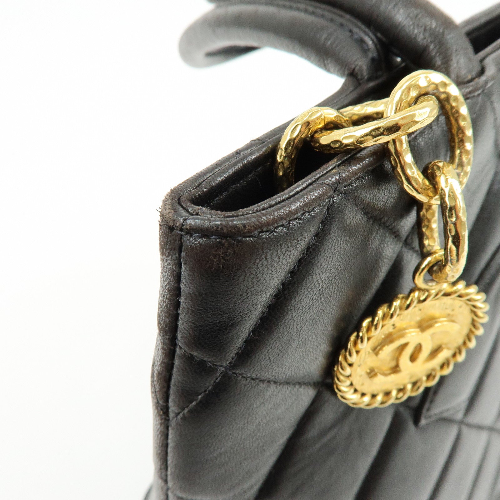 CHANELMatelasse COCO Mark Lambskin Medallion Tote Bag Black A01804