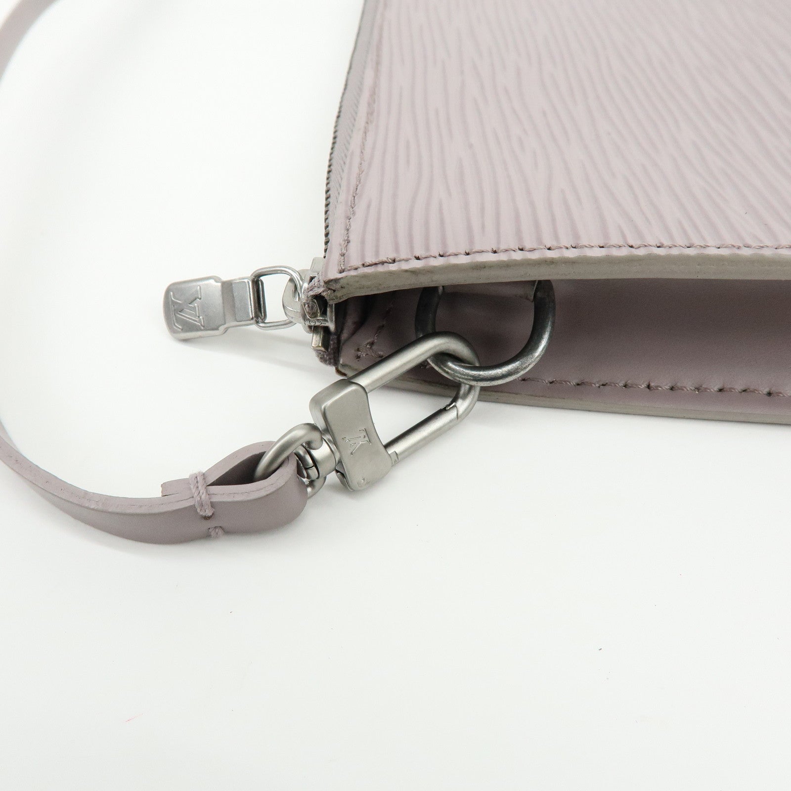 Louis Vuitton Epi Leather Pochette Accessoires  Pouch Lilac M5294B