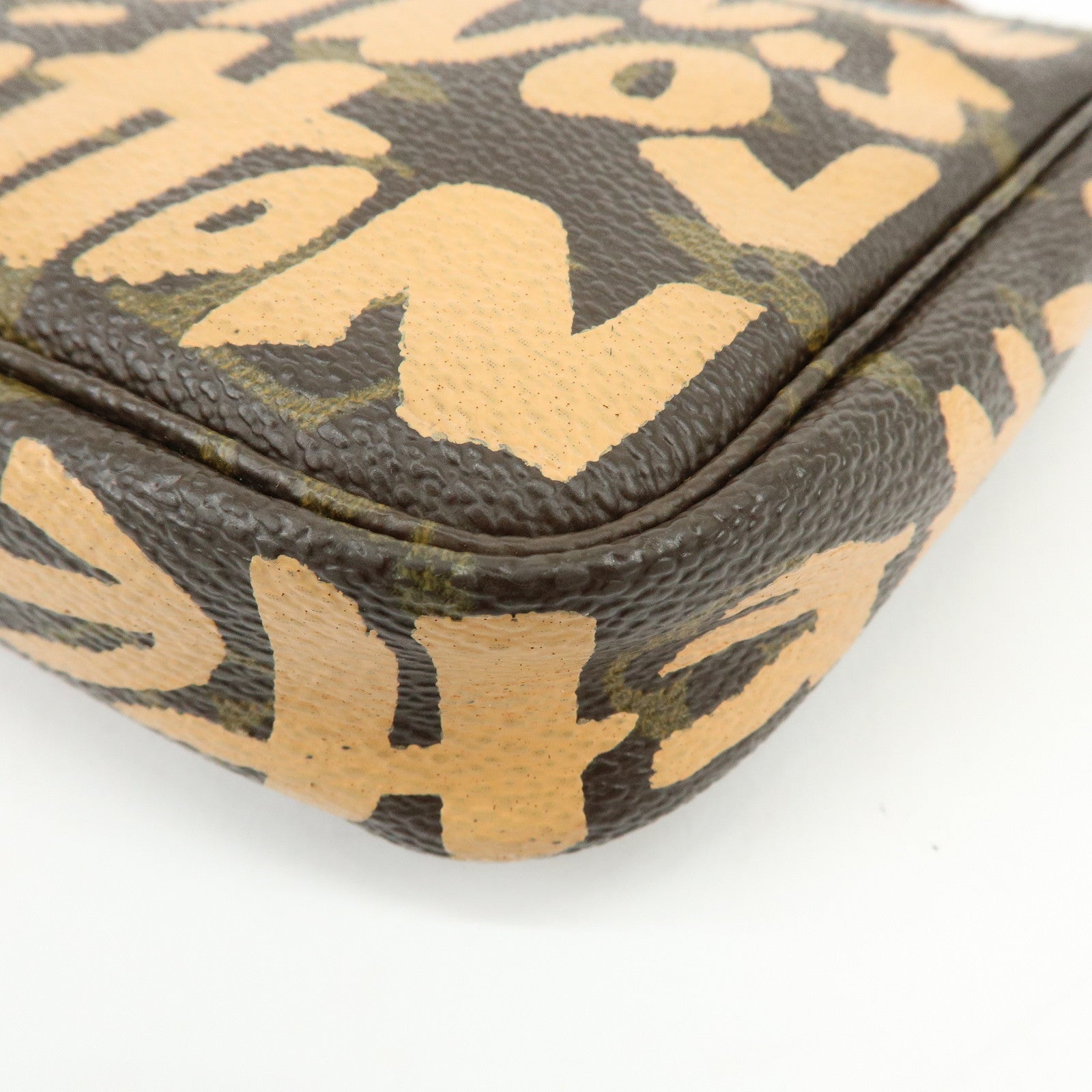 Louis Vuitton Monogram Graffiti Pochette Accessoires Hand Bag M92193