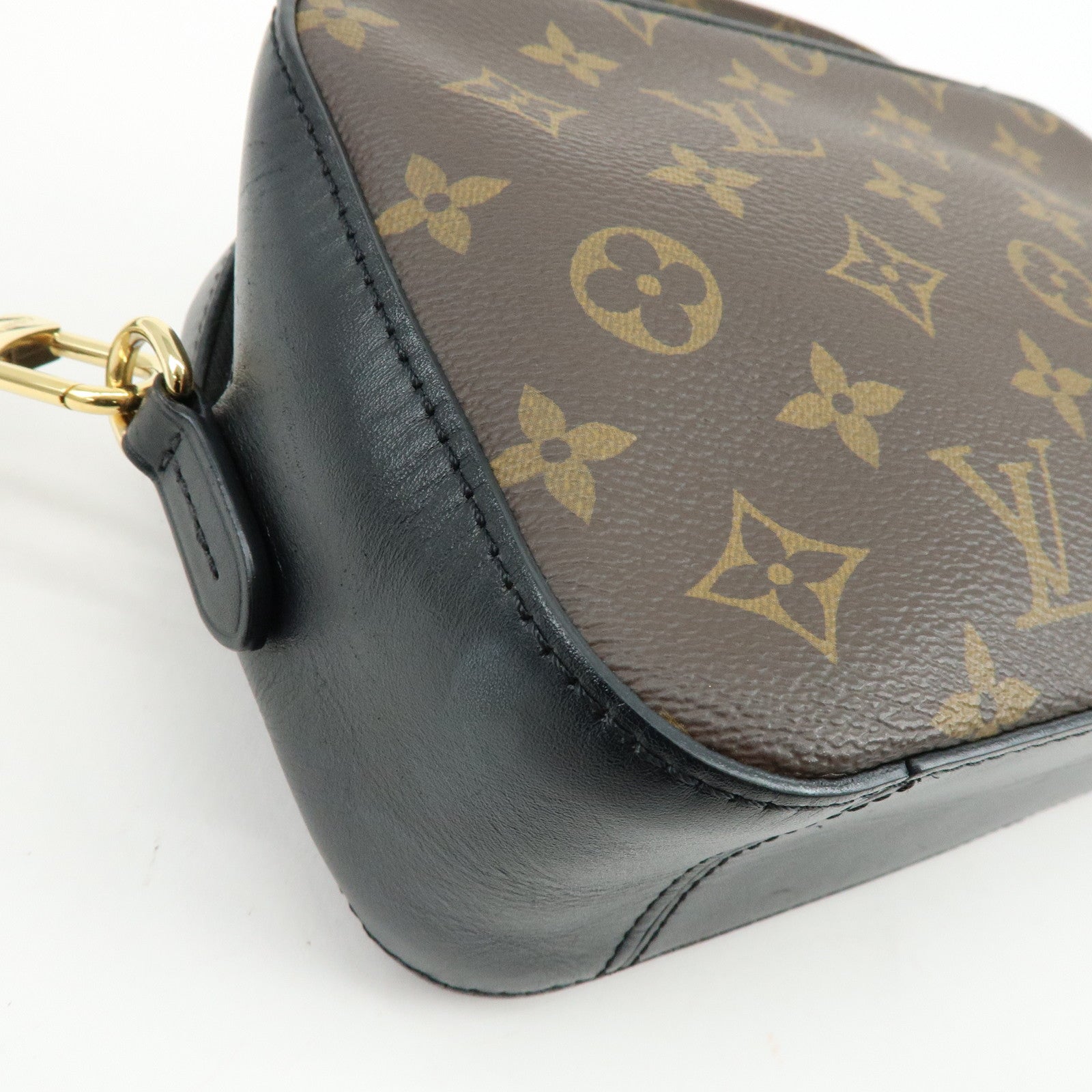 Louis Vuitton Monogram Saintonge Shoulder Bag Crossbody Bag Noir M43555