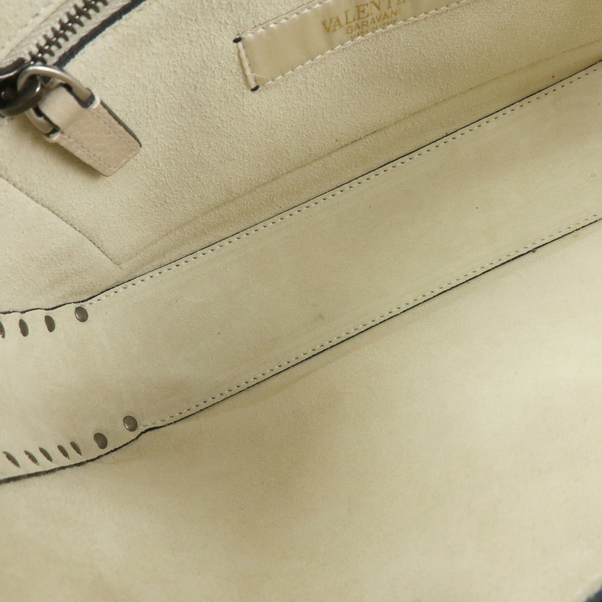VALENTINO Rockstuds Rolling Guitar Strap Leather Shoulder Bag Ivory