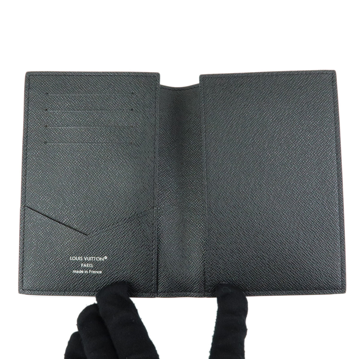 Louis Vuitton Monogram Eclips Couverture de Passeport NM M64501