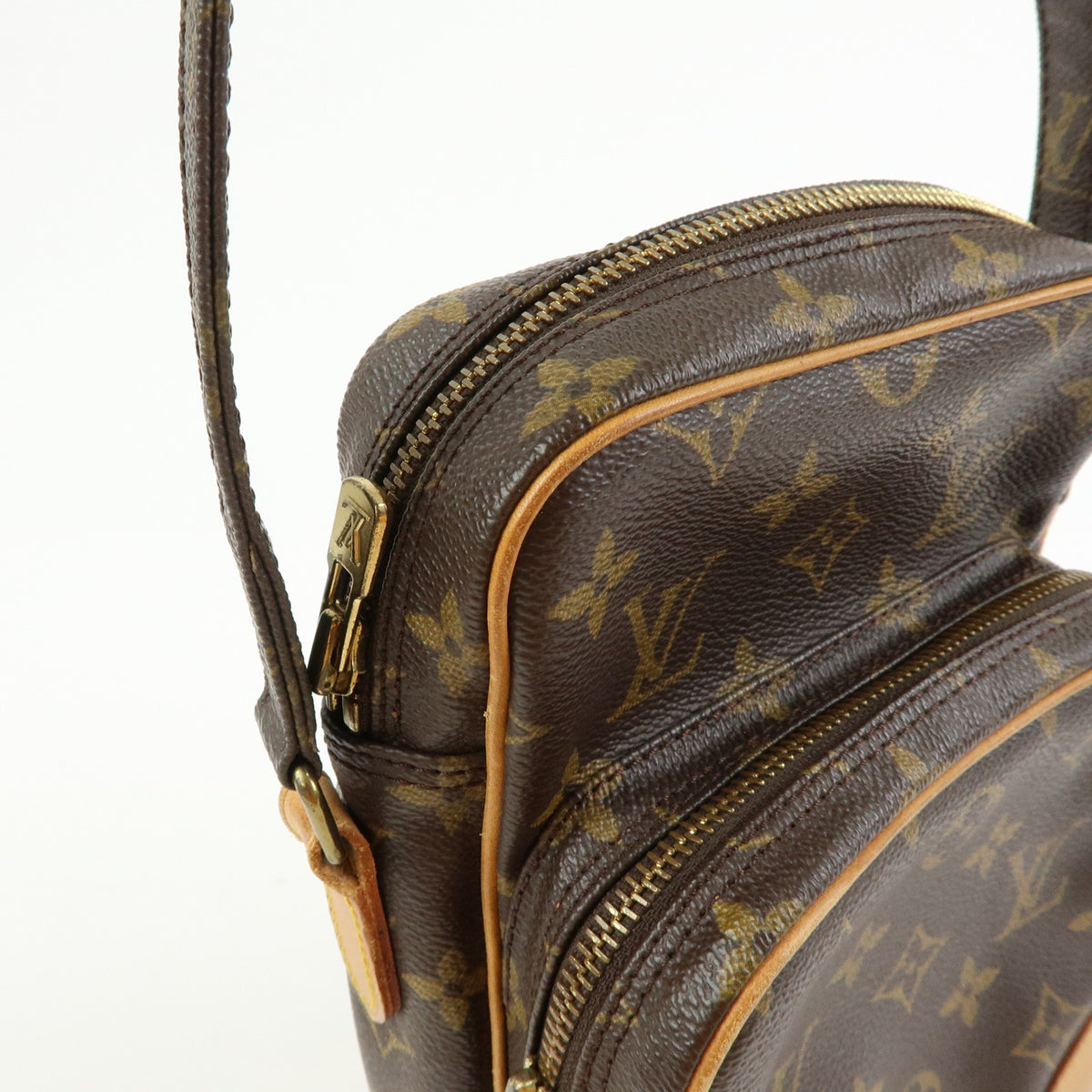 Louis Vuitton Monogram Amazone Shoulder Bag Crossbody Bag M45236