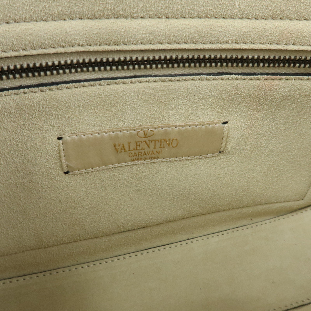 VALENTINO Rockstuds Rolling Guitar Strap Leather Shoulder Bag Ivory
