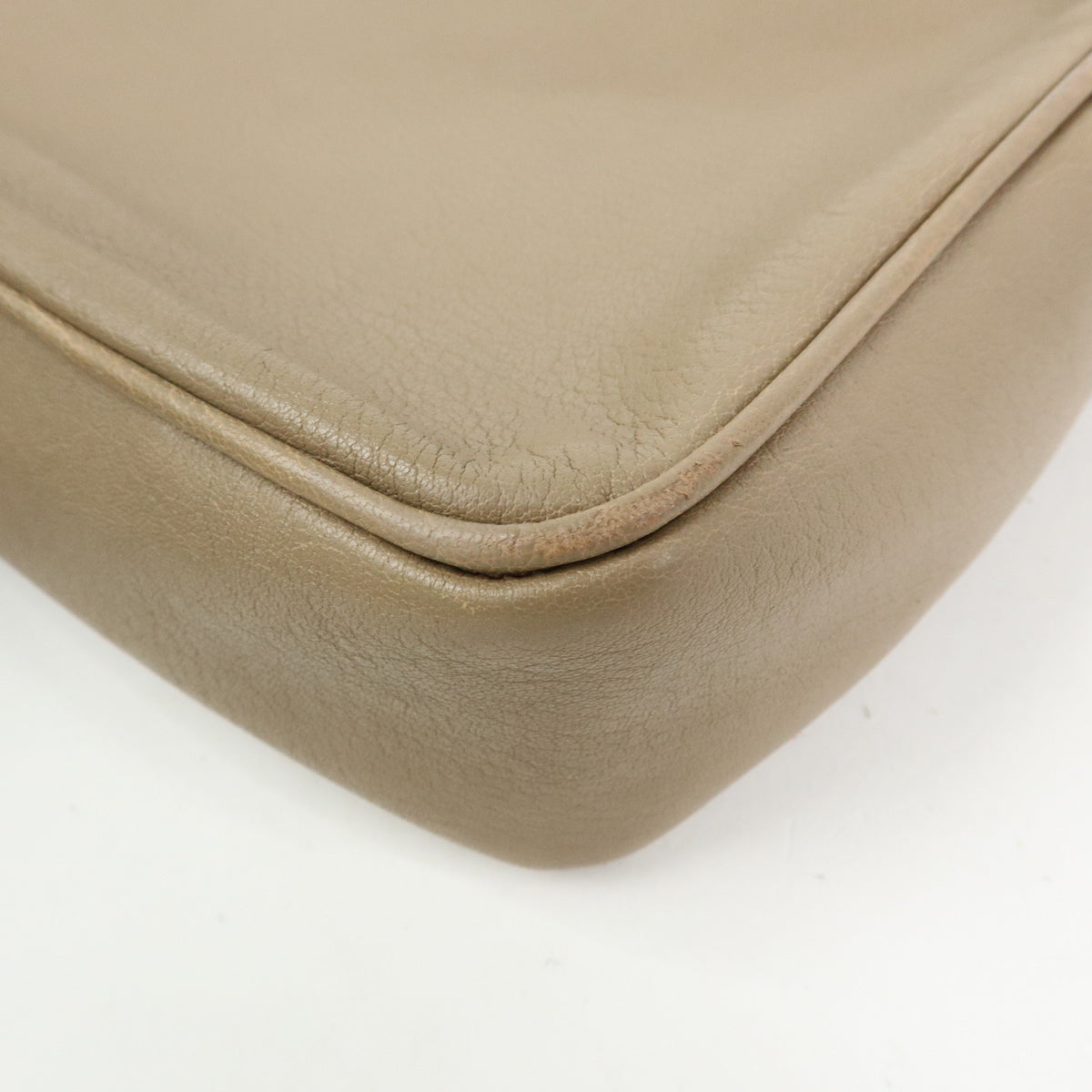 SAINT LAURENT PARIS Cassandra Leather Lou Camera Bag Small FLY520533