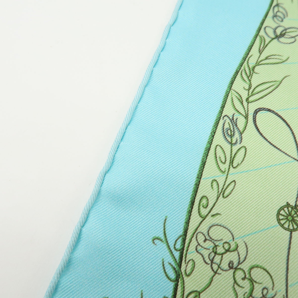 HERMES Carre 45 Lot of 2 Silk 100% Scarf Les Capucines EFFLUVES