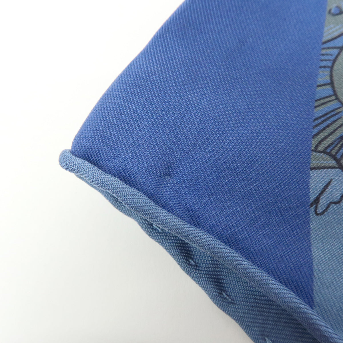 HERMES Maxi Twilly Silk 100% Scarf ANIMAPOLIS Blue Beige Black