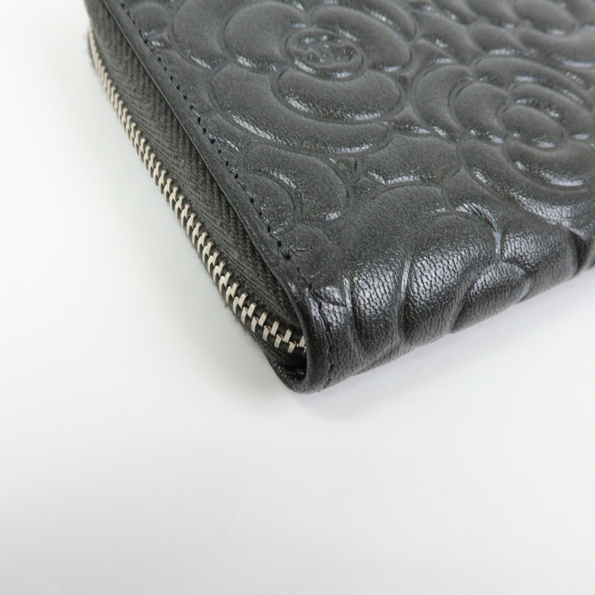 CHANEL Camellia COCO Mark Calf Leather Round Zippy Wallet Grey A82281