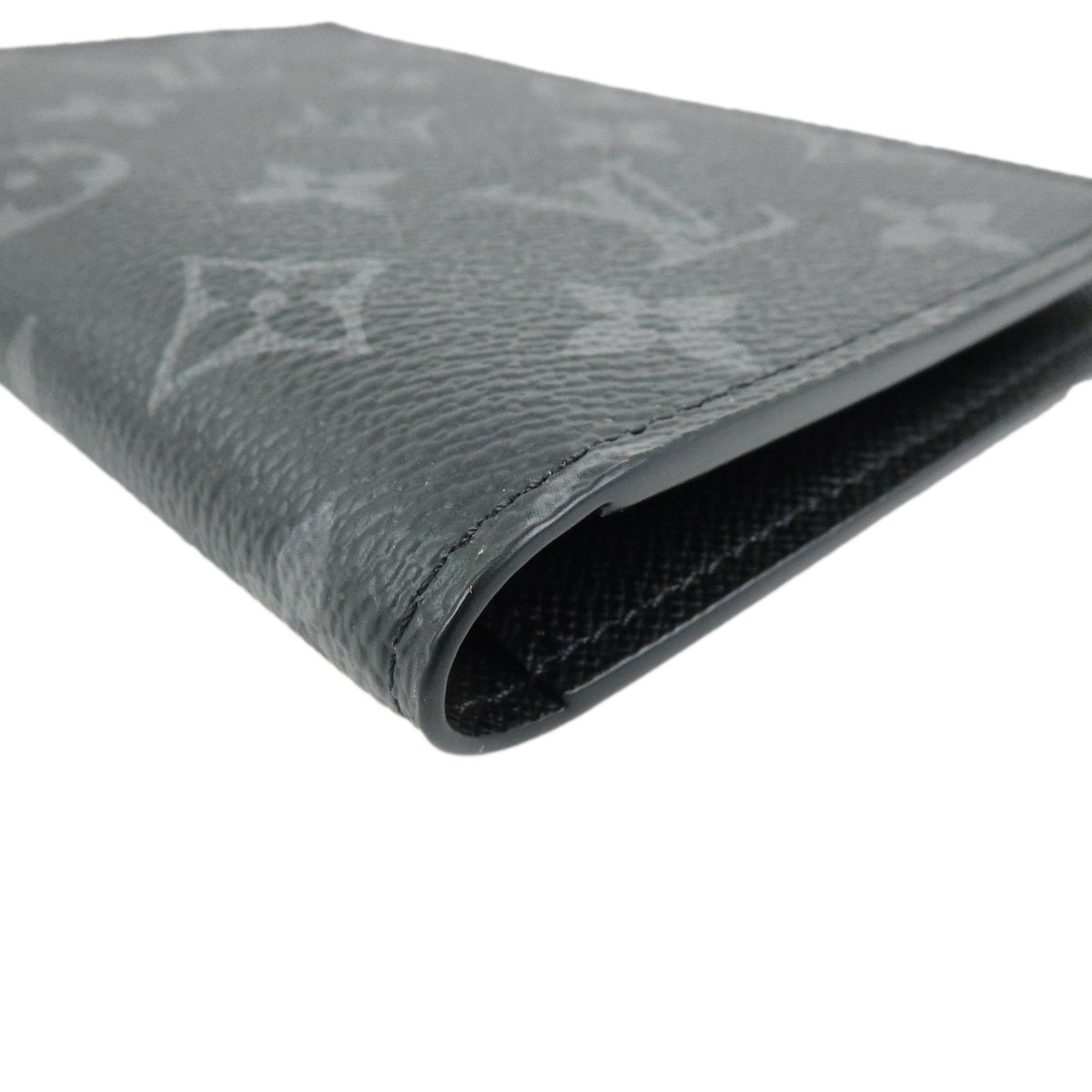 Louis Vuitton Monogram Eclips Couverture de Passeport NM M64501