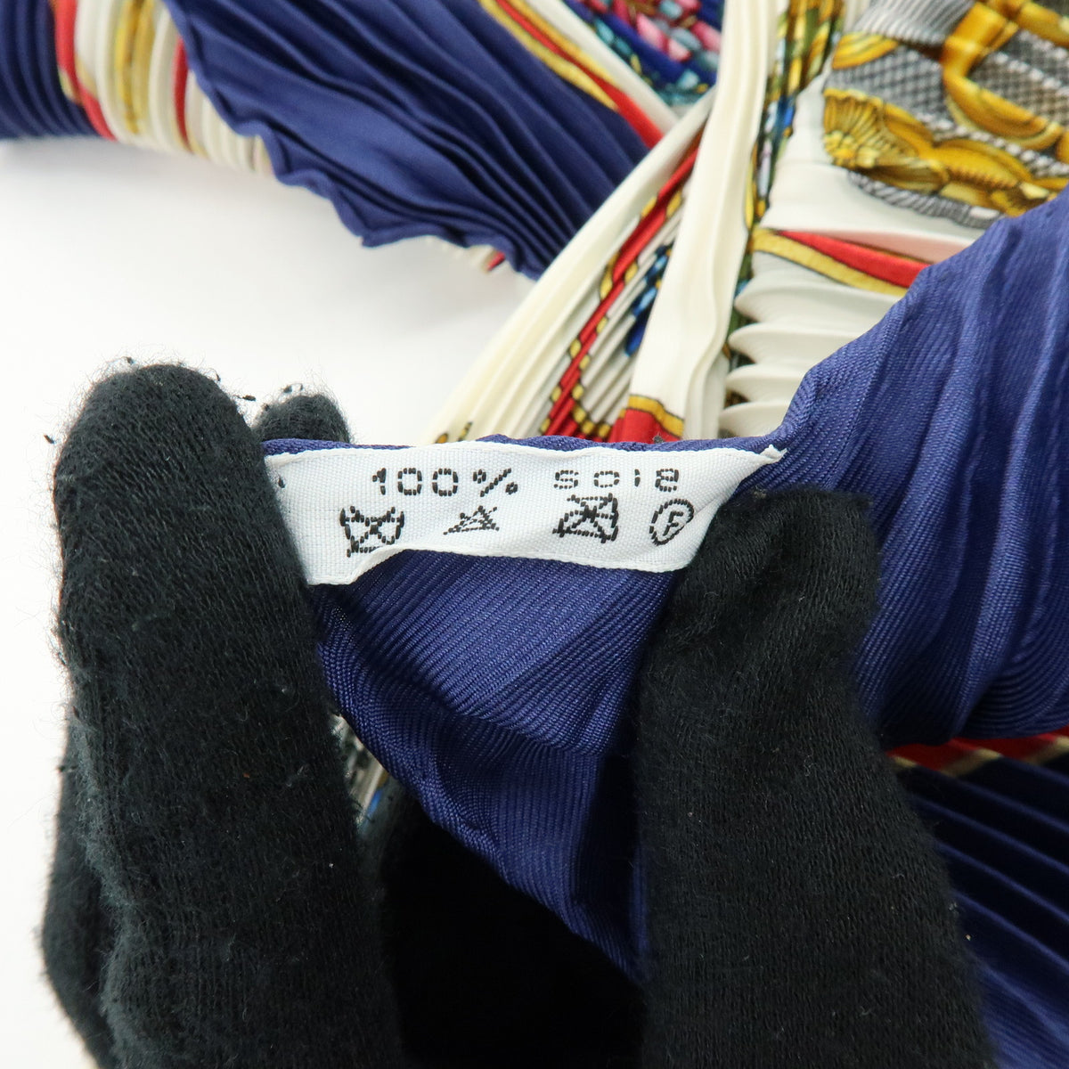 HERMES Silk 100% Pleated Carre Scarf Pourvu qu'on ait l'ivresse Navy