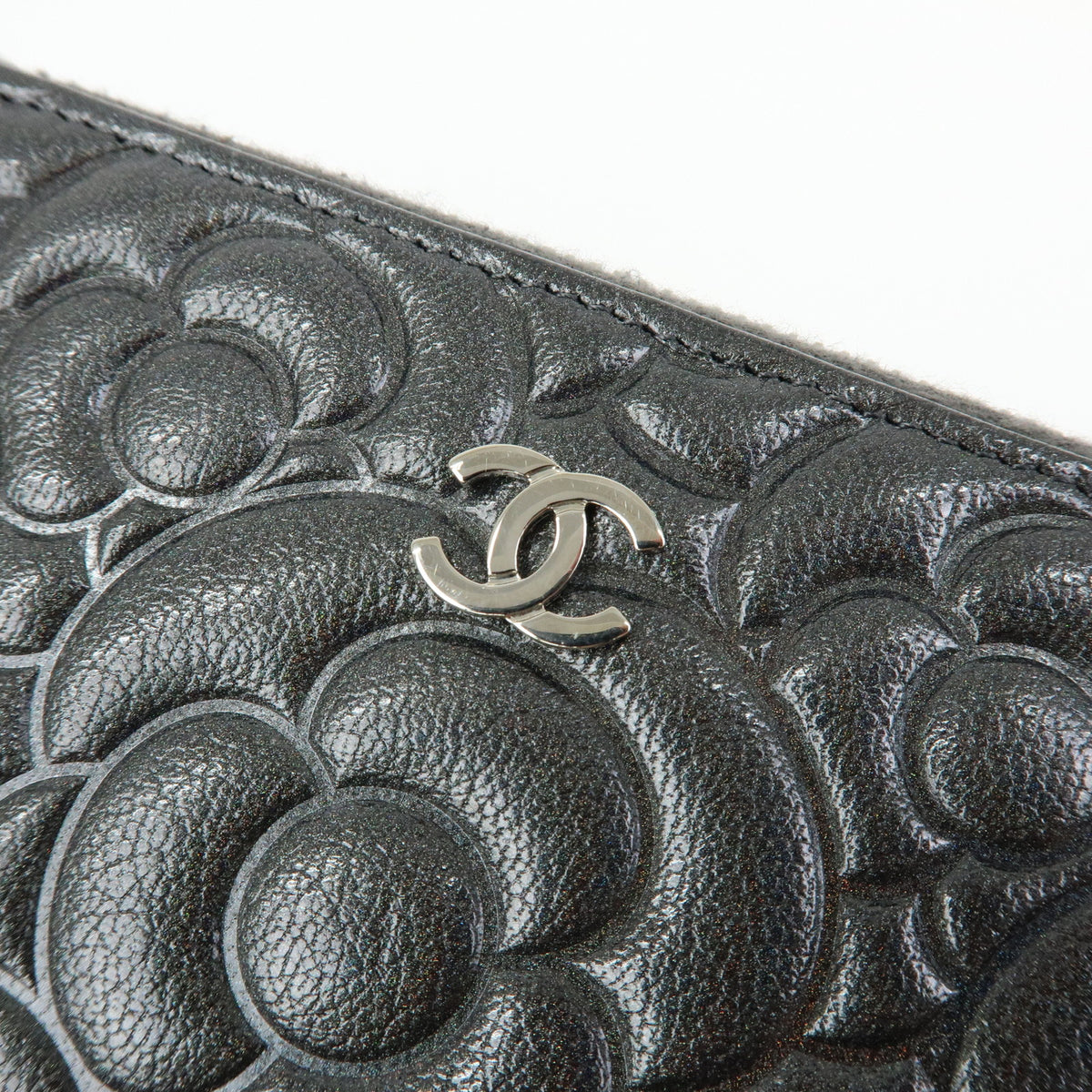 CHANEL Camellia COCO Mark Calf Leather Round Zippy Wallet Grey A82281