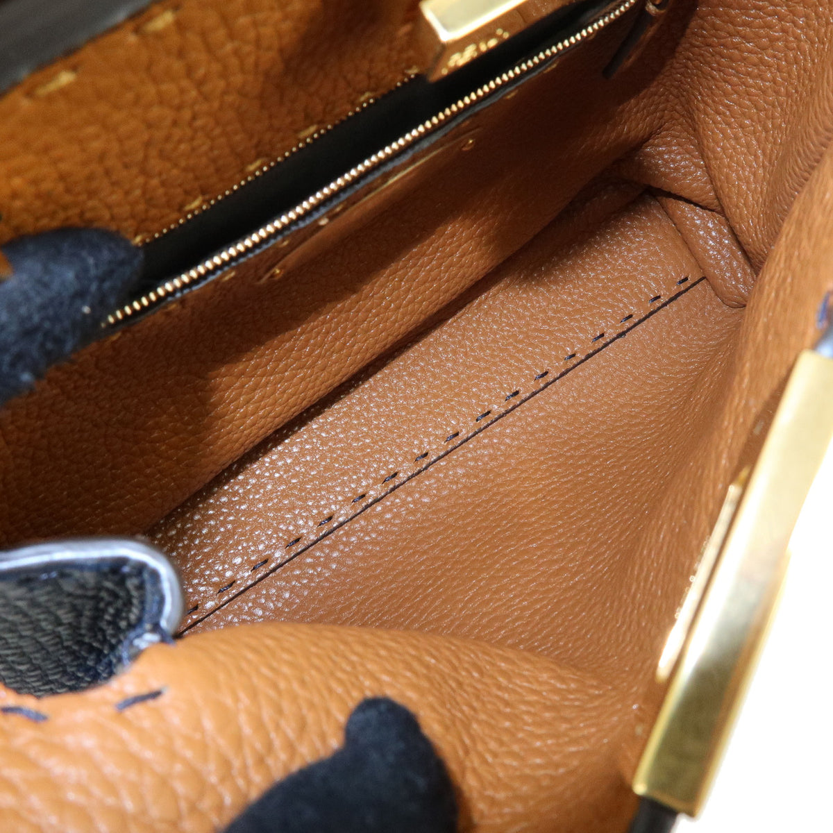 FENDI Peekaboo Selleria Iconic Essentially Leather 2Way Hand Bag 8BN302