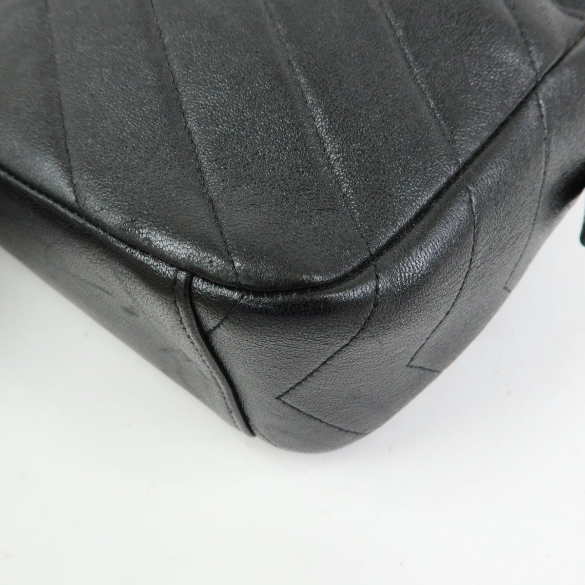 CHANEL Chevron Calf Leather Chain Shoulder Crossbody Bag Balck