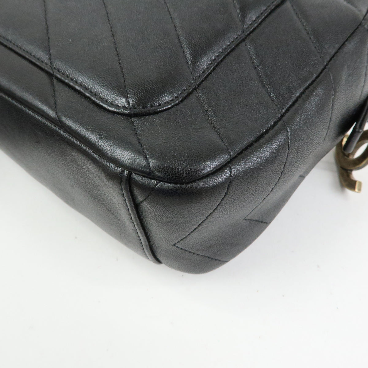 CHANEL Chevron Calf Leather Chain Shoulder Crossbody Bag Balck
