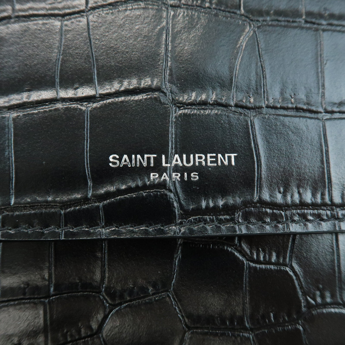 SAINT LAURENT PARIS Embossed Leather Logo Phone Case Black 667713 DZE0E