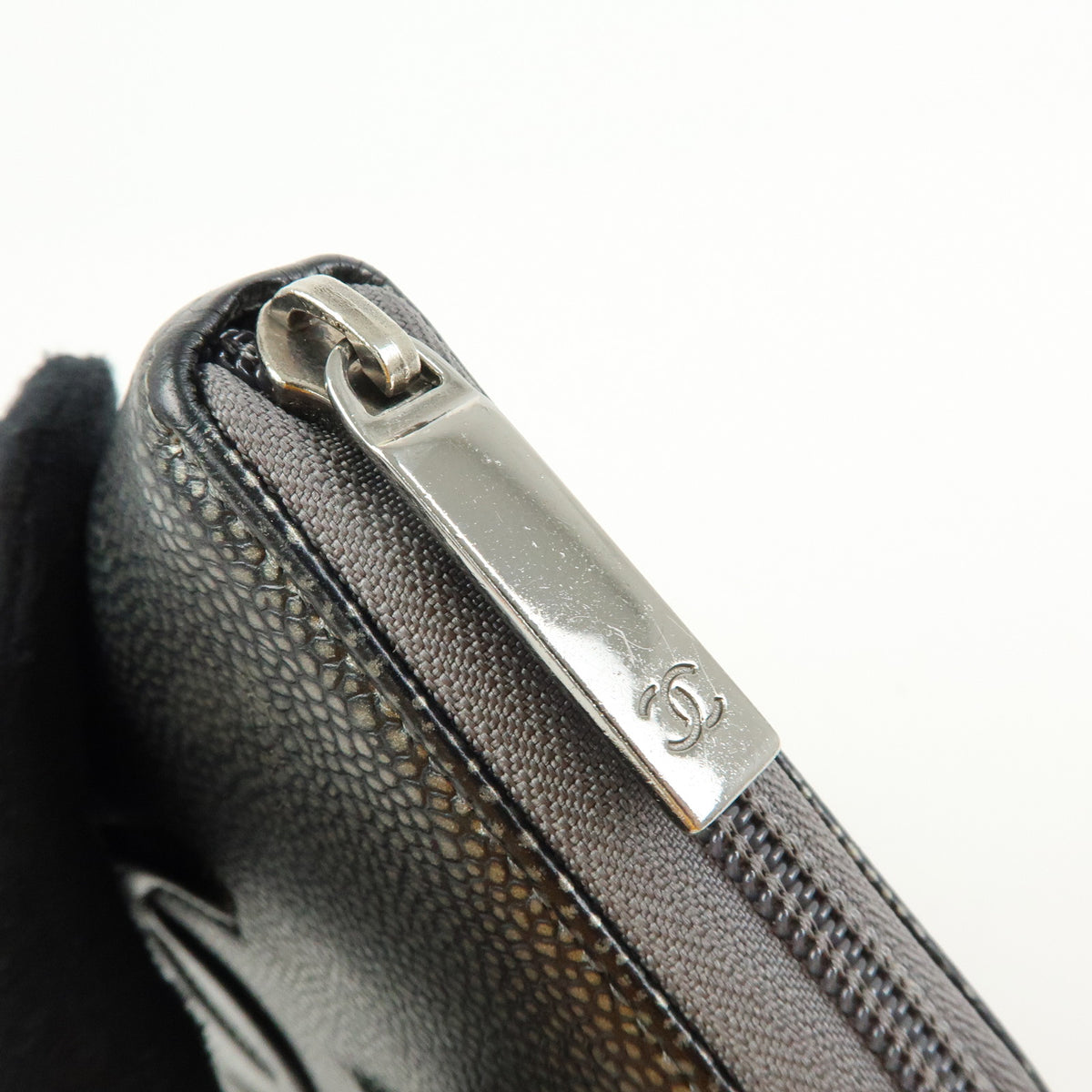 CHANEL COCO Mark Caviarskin Round Zippy Wallet Metallic Gray