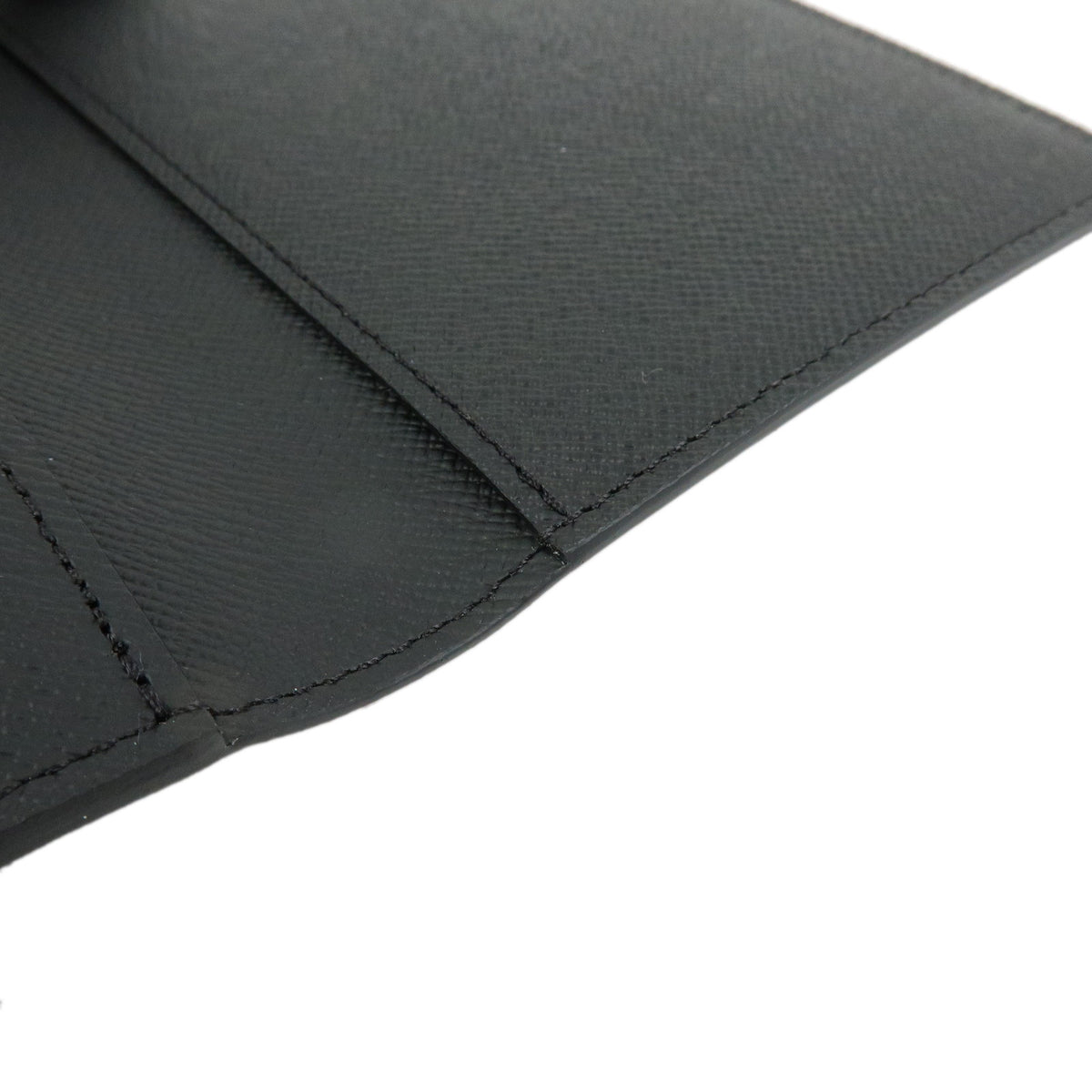 Louis Vuitton Monogram Eclips Couverture de Passeport NM M64501