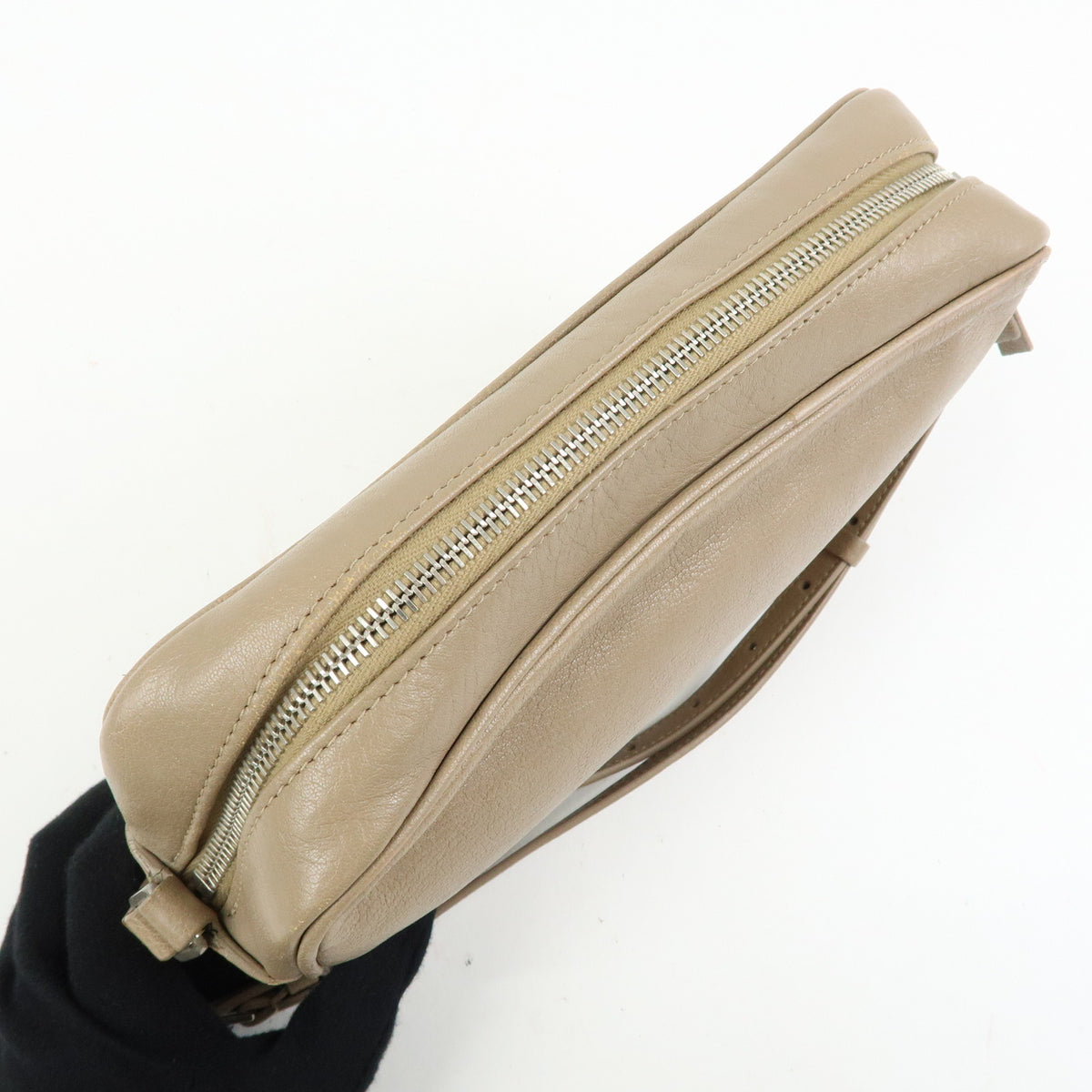 SAINT LAURENT PARIS Cassandra Leather Lou Camera Bag Small FLY520533