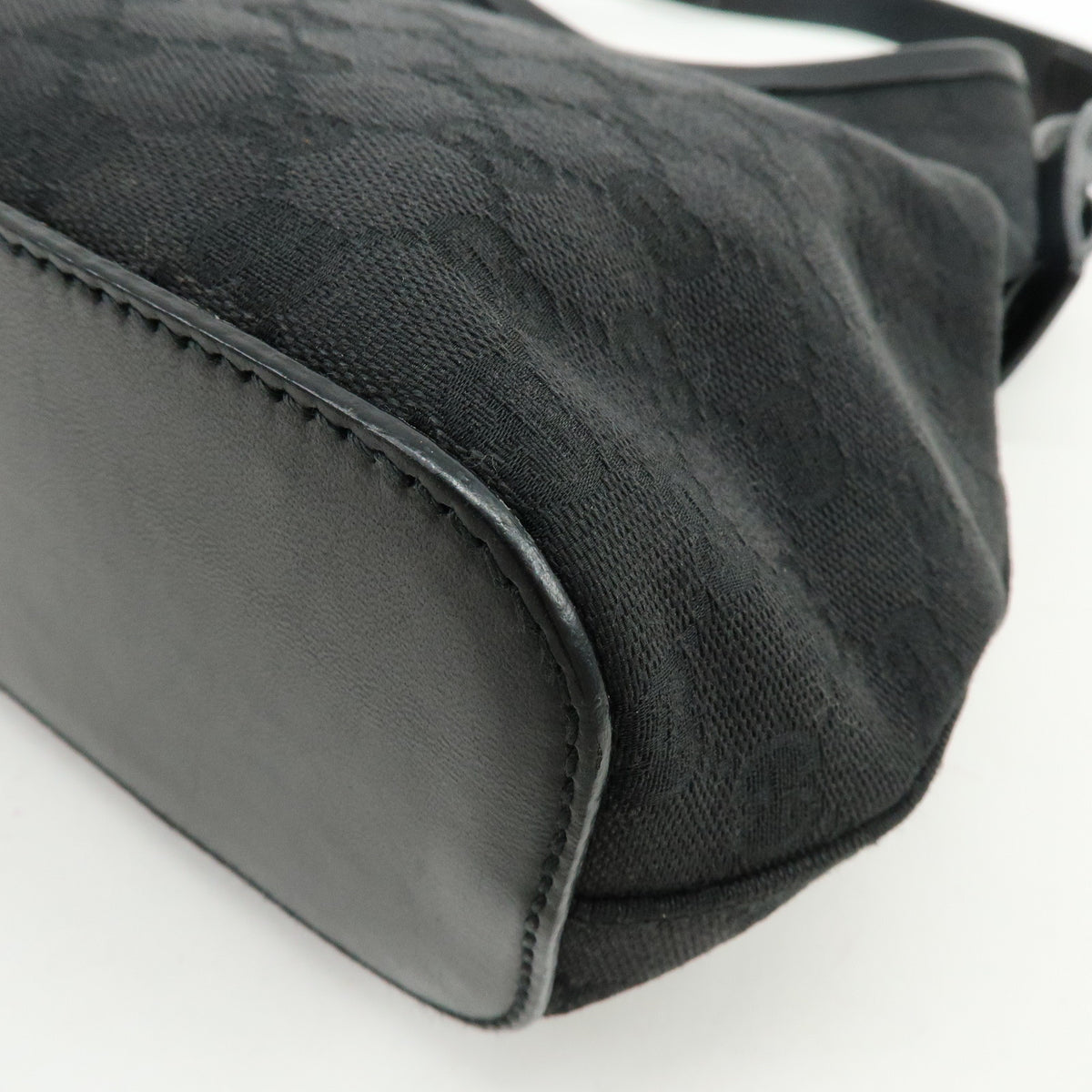 GUCCI GG Canvas Leather Shoulder Bag Black 107752