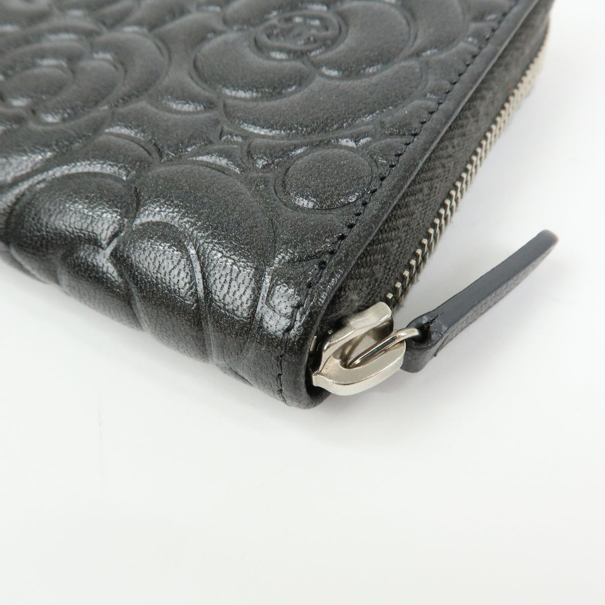 CHANEL Camellia COCO Mark Calf Leather Round Zippy Wallet Grey A82281