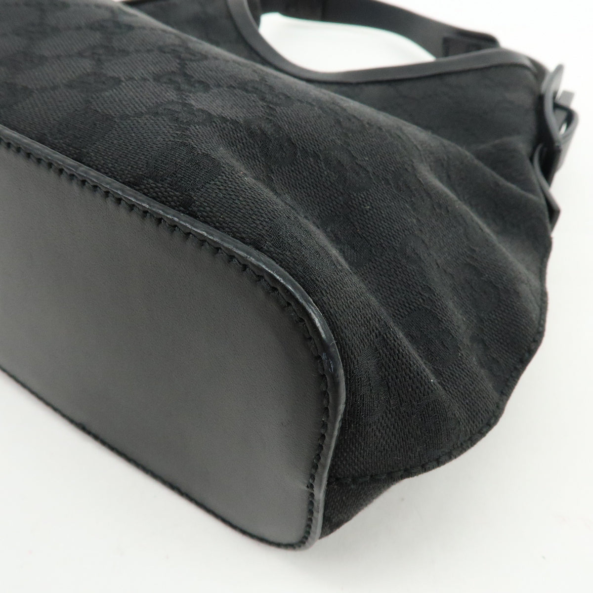 GUCCI GG Canvas Leather Shoulder Bag Black 107752