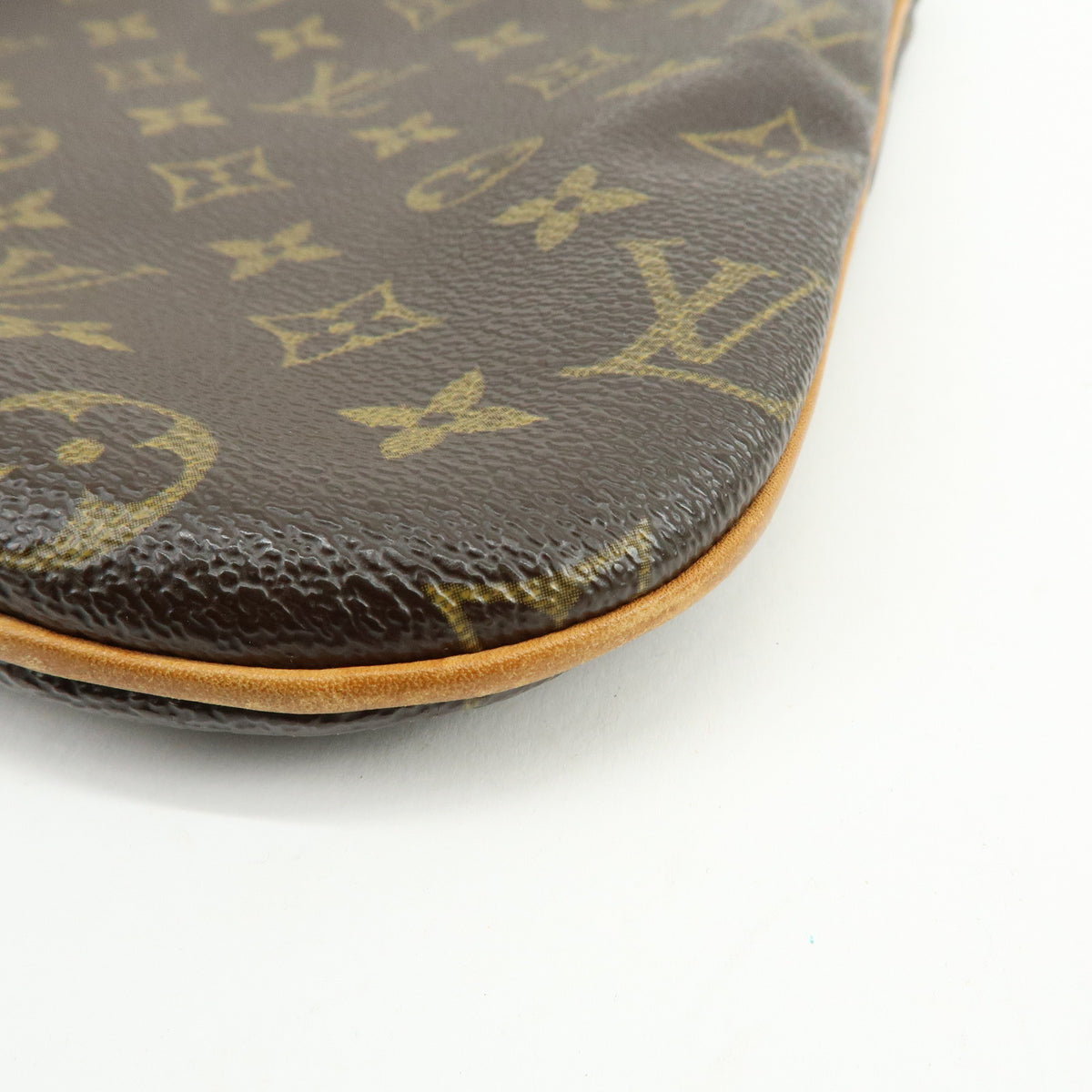 Louis Vuitton Monogram Pochette Bosphore Shoulder Bag M40044