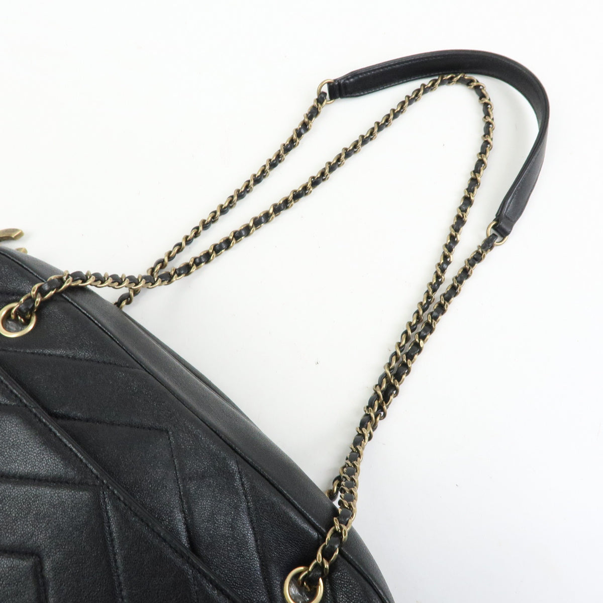 CHANEL Chevron Calf Leather Chain Shoulder Crossbody Bag Balck