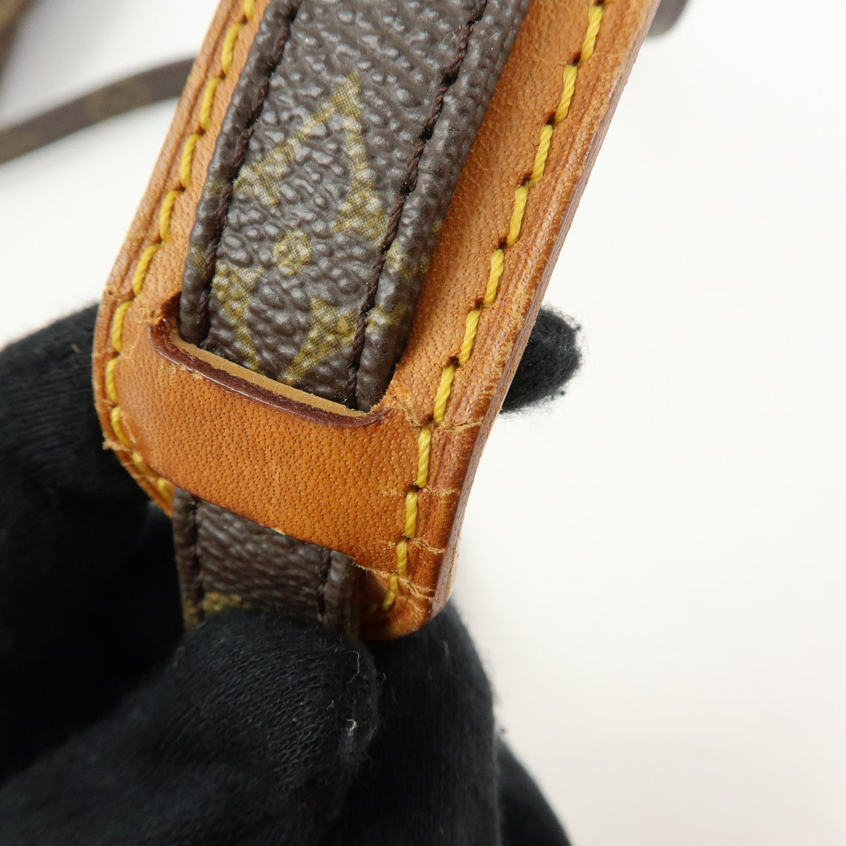 Louis Vuitton Monogram Amazone Shoulder Bag Crossbody Bag M45236