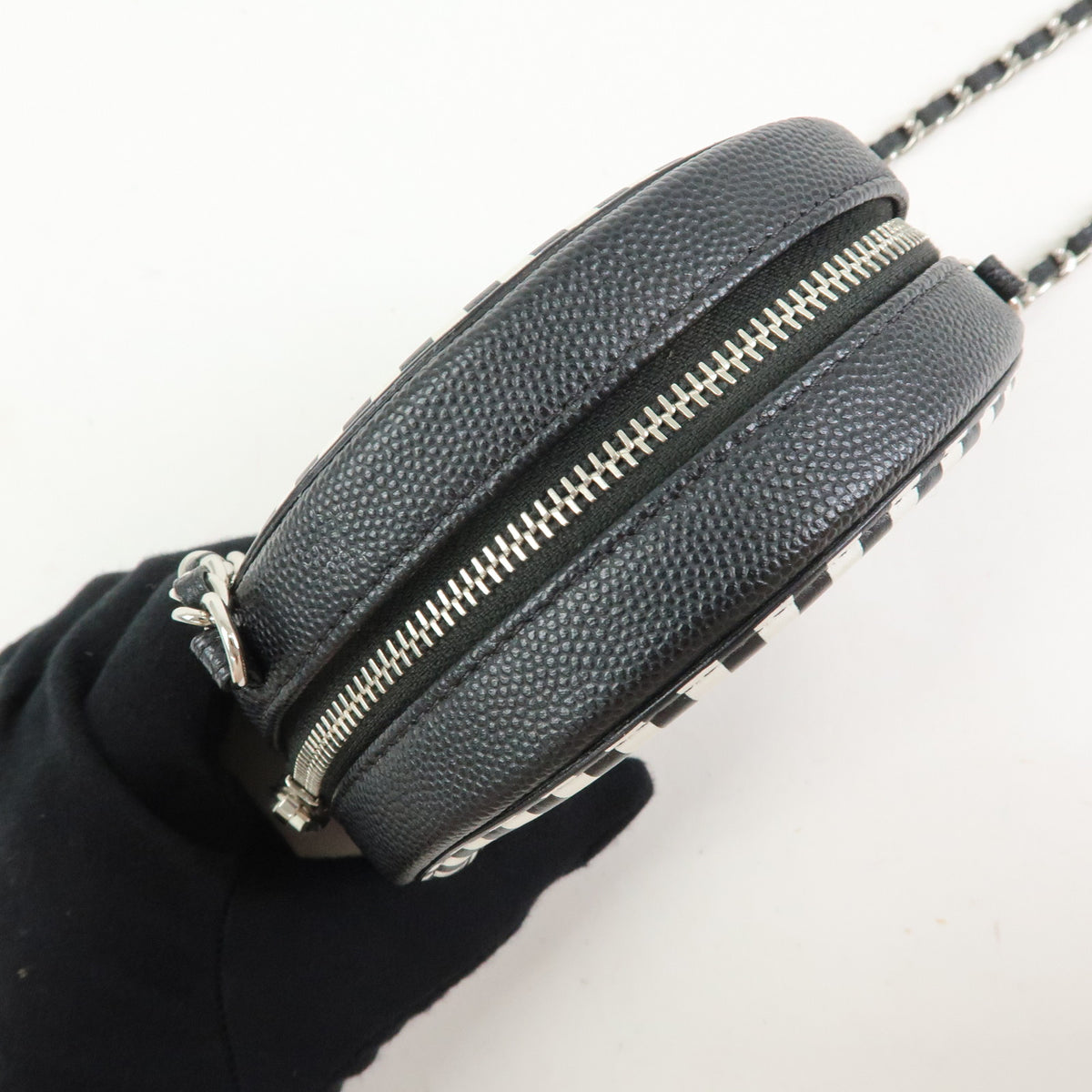 CHANEL CC Filigree Caviarskin Chain Leather Round Shoulder Bag AP0365