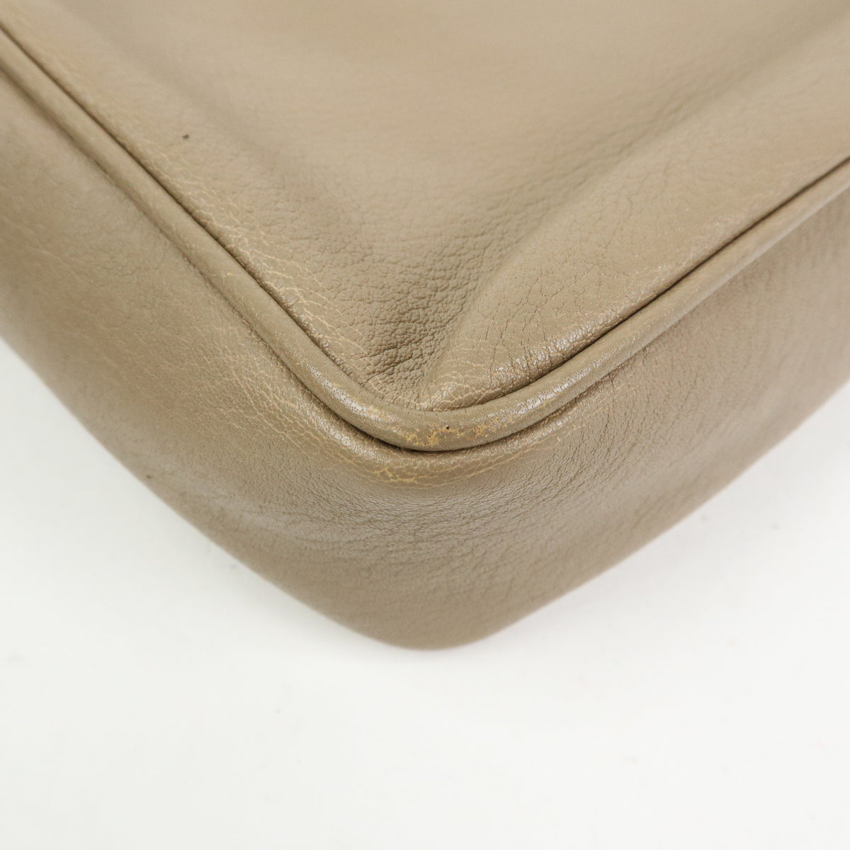 SAINT LAURENT PARIS Cassandra Leather Lou Camera Bag Small FLY520533