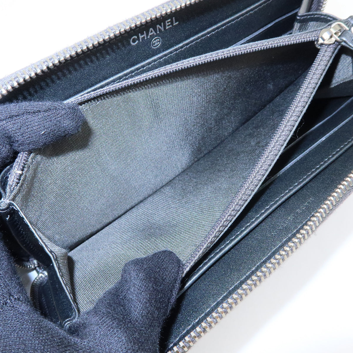 CHANEL Camellia COCO Mark Calf Leather Round Zippy Wallet Grey A82281