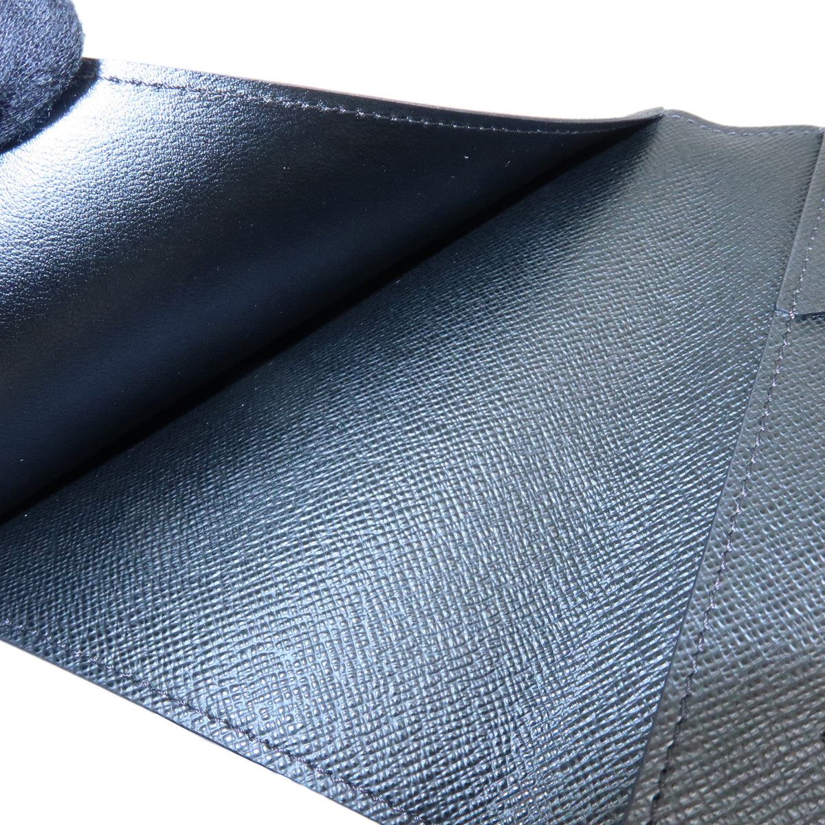 Louis Vuitton Monogram Eclips Couverture de Passeport NM M64501