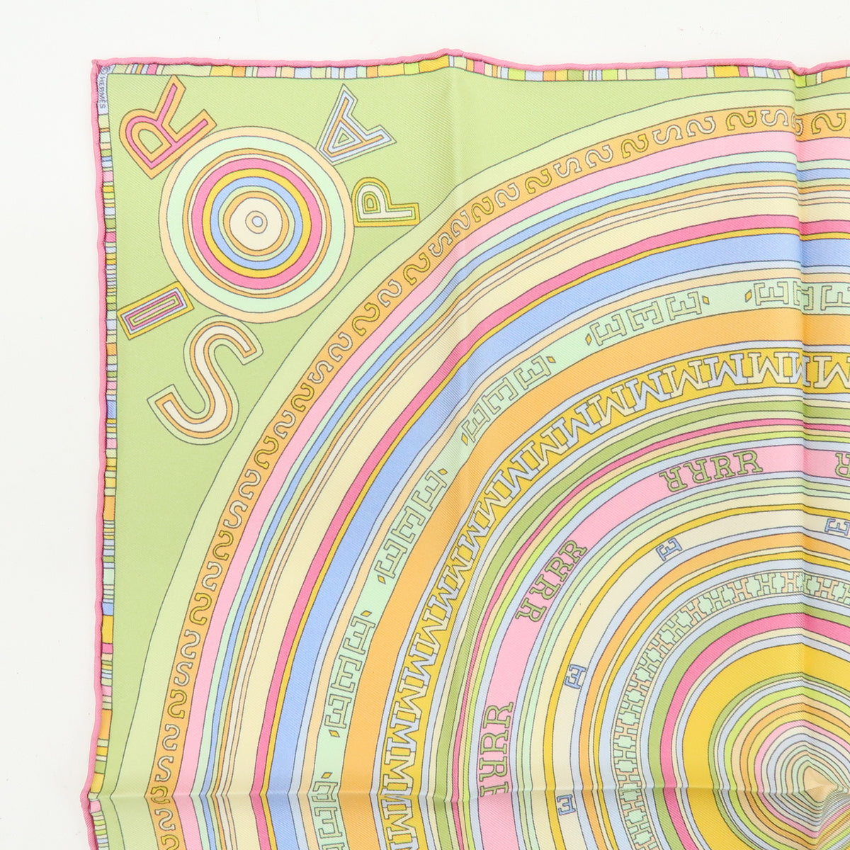 HERMES Carre 42 Silk 100% Scarf FRANCE PARIS 24 Fbg Light Green Pink