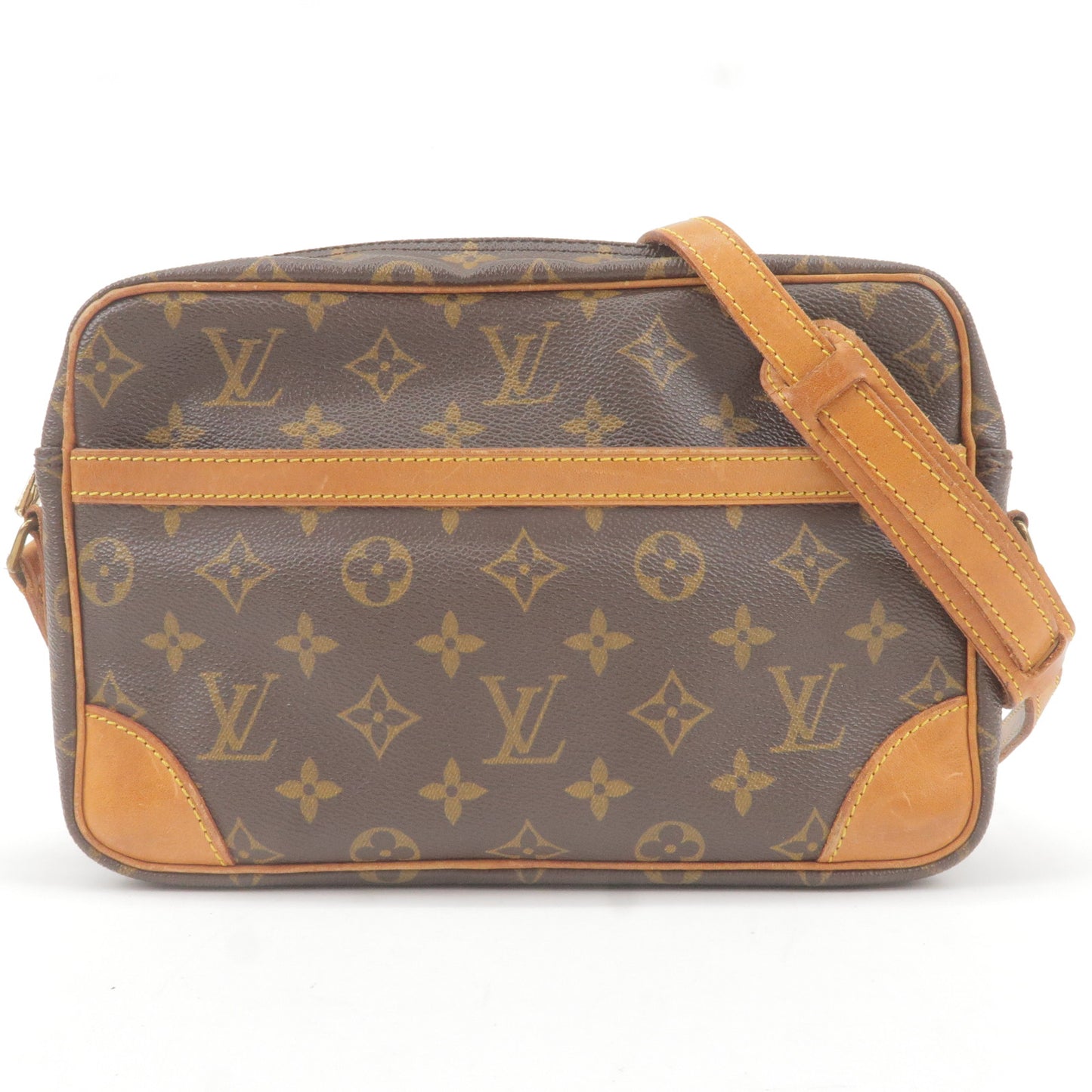 Lot - A vintage Louis Vuitton Bisten 55 Monogram suitcase