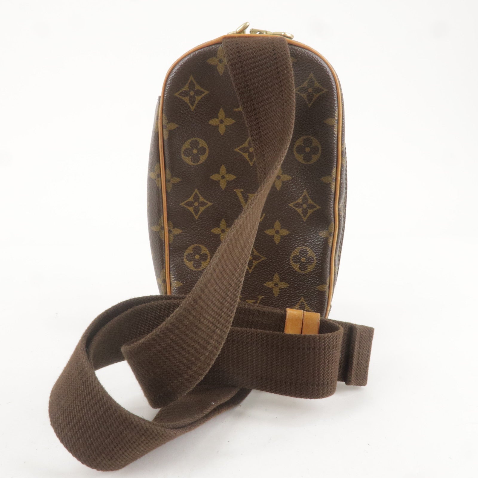 Louis Vuitton, Bags, Beautiful Authentic Louis Vuitton Monogram Pochette  Gange Cross Body