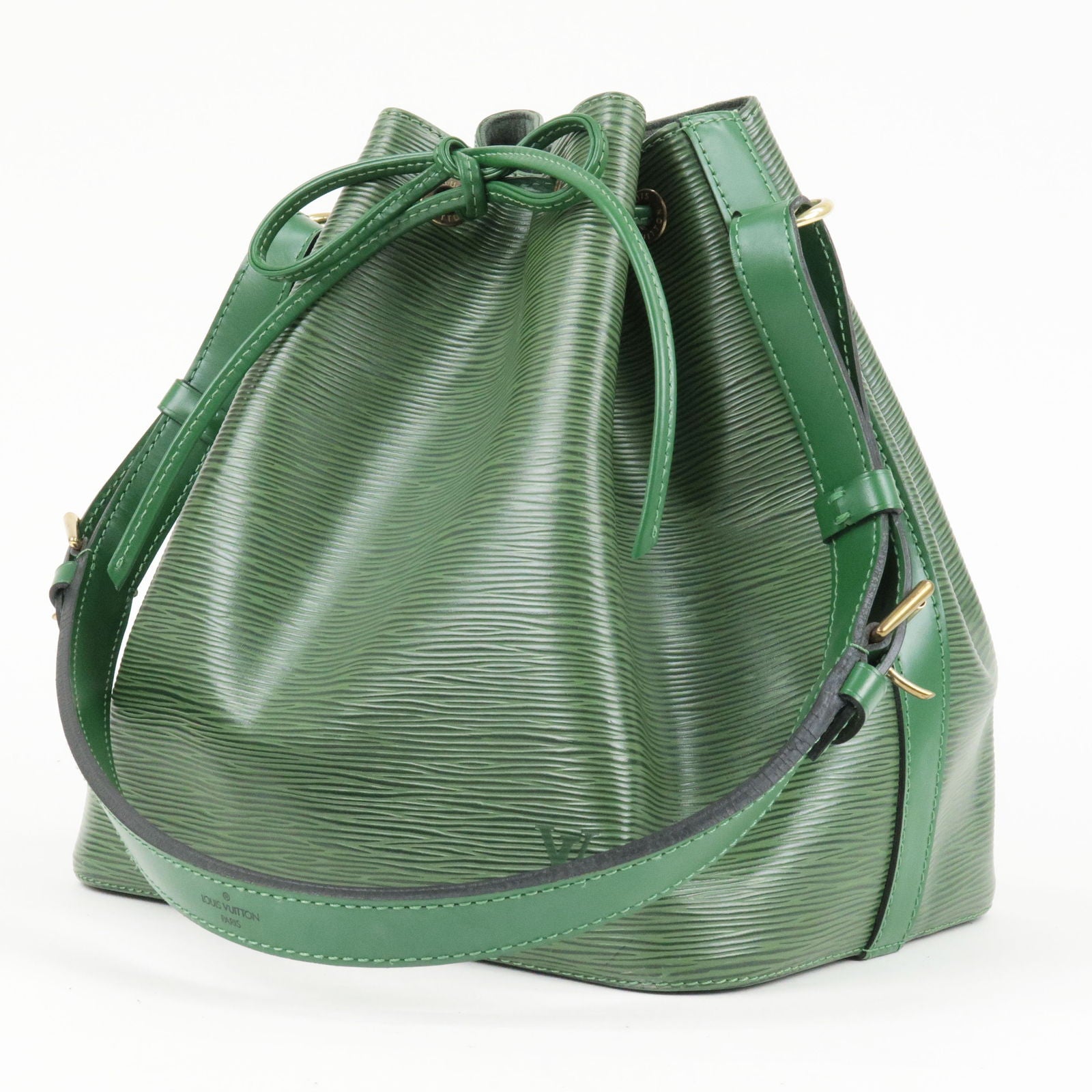 LOUIS VUITTON Epi Petit Noe Shoulder Bag Green M44104 LV Auth 48977 Leather  ref.1018661 - Joli Closet