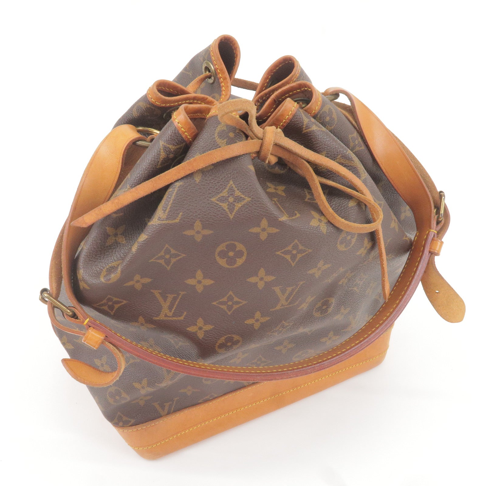LOUIS VUITTON Monogram Noe Shoulder Bag M42224 LV Auth ai186 Cloth