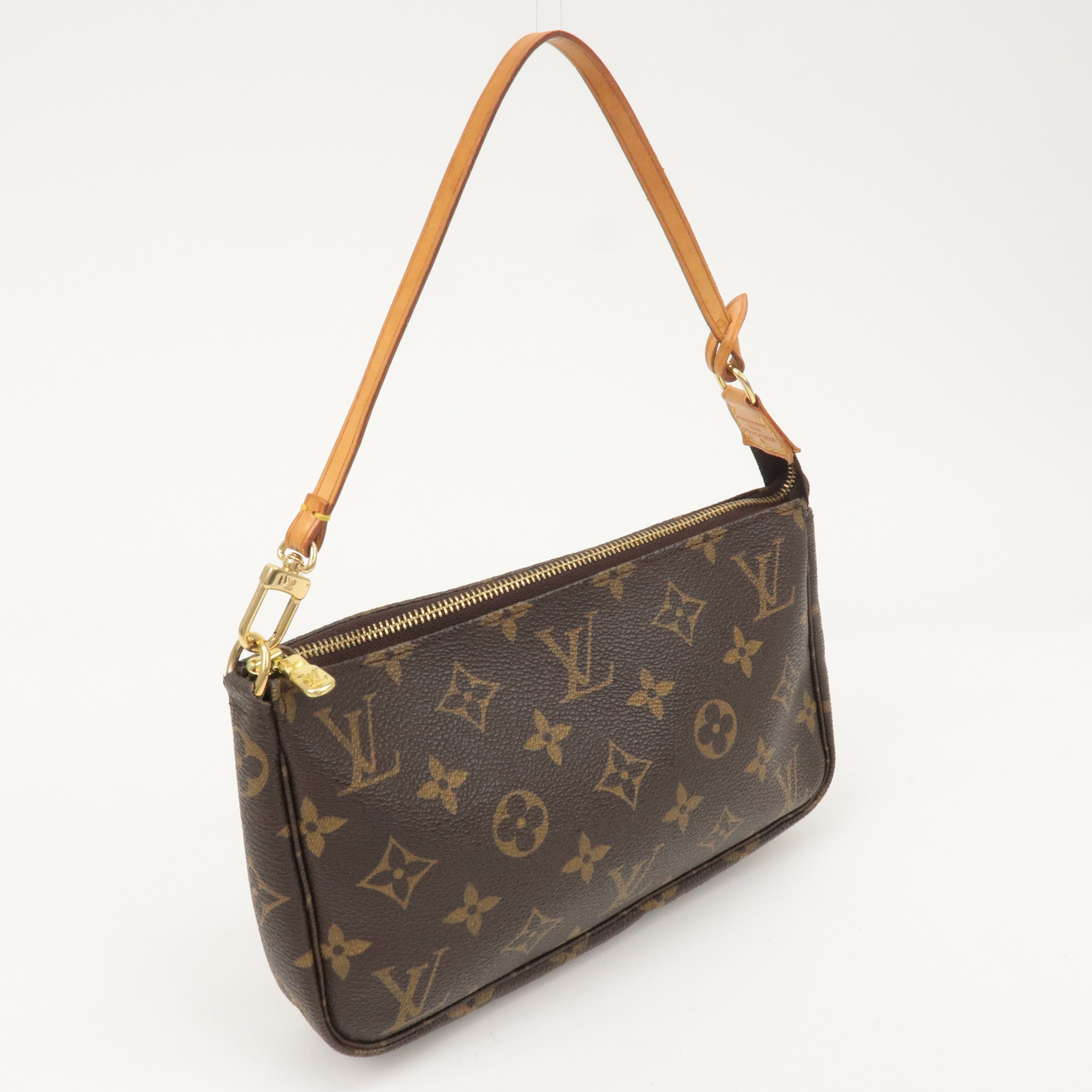 Lv pochette monogram discount price