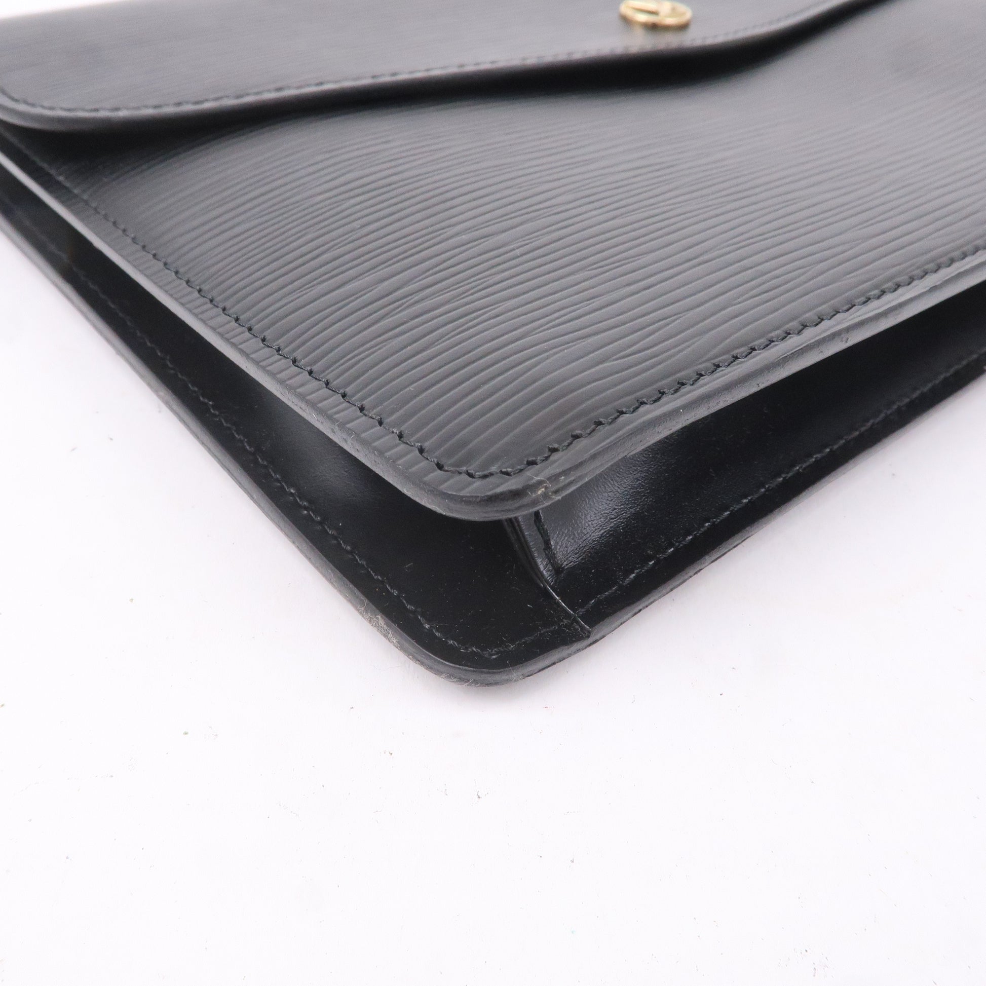 Montaigne cloth handbag Louis Vuitton Brown in Cloth - 33624219