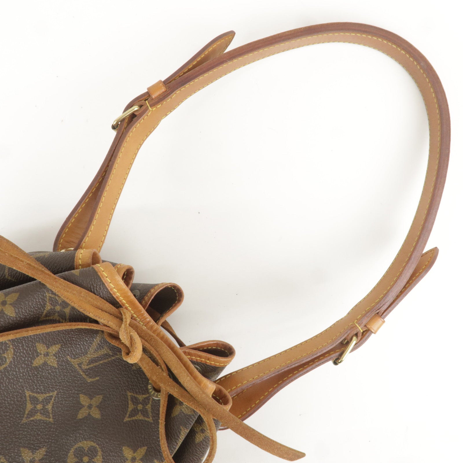 LOUIS VUITTON Petit Noe Drawstring Shoulder Bag Monogram Leather M42226  85MZ598