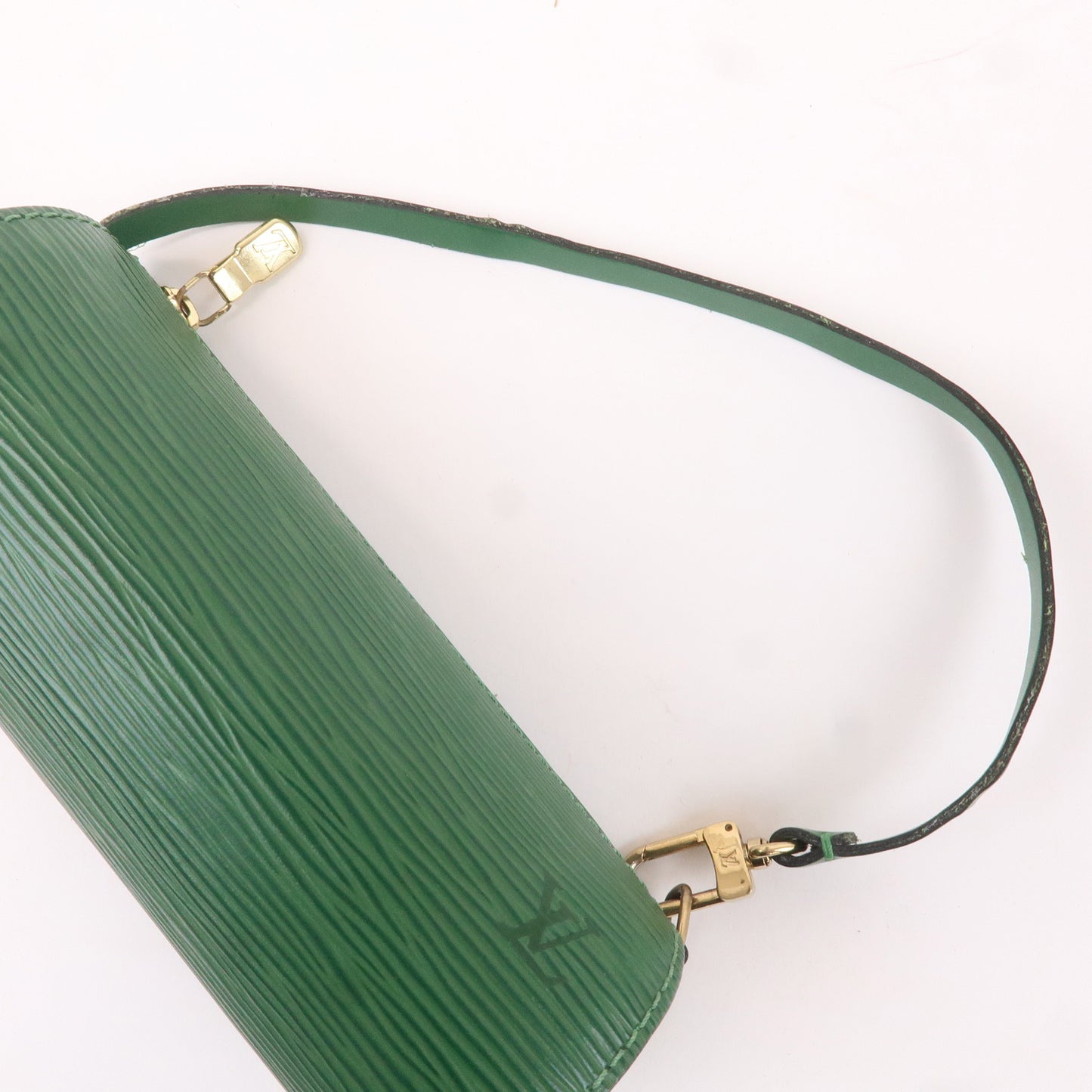 Louis-Vuitton-Epi-Pouch-For-Soufflot-Hand-Bag-Borneo-Green – dct