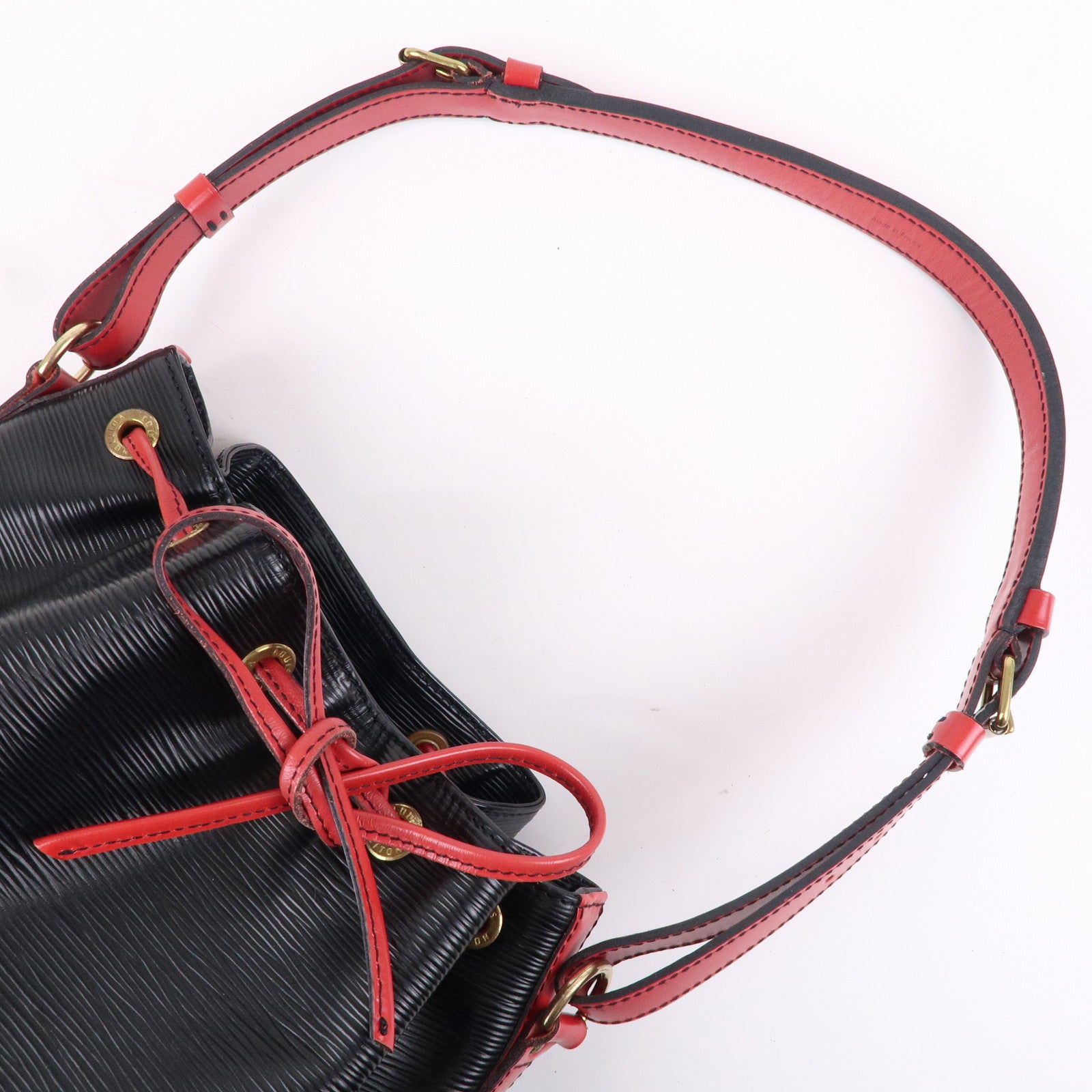 Louis-Vuitton-Epi-Noe-Shoulder-Bag-Noir-Castilian-Red-M44017 – dct