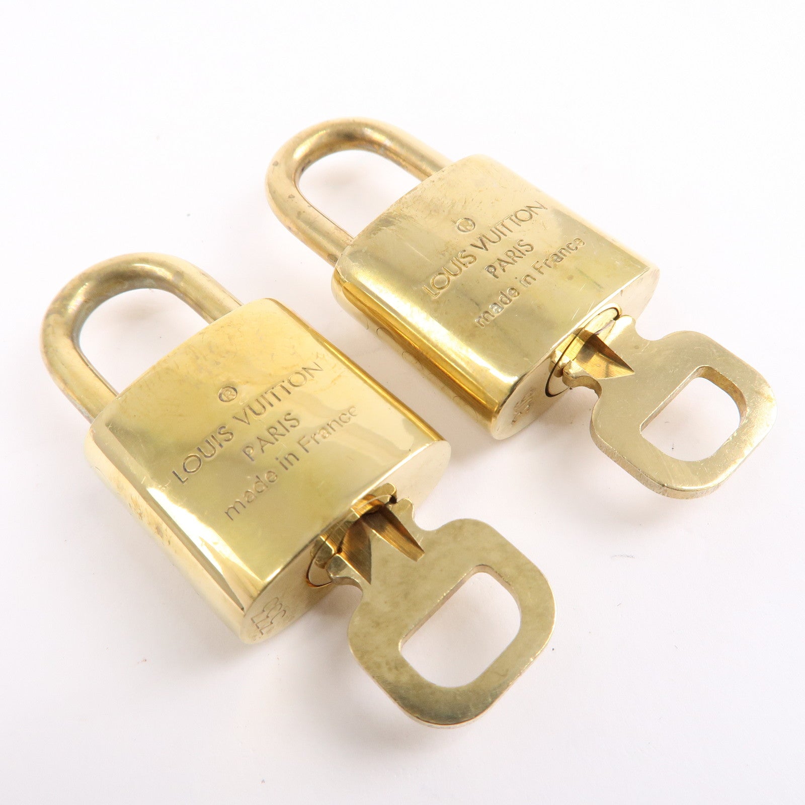 340 Authentic LOUIS VUITTON Lock & Key set Padlock brass
