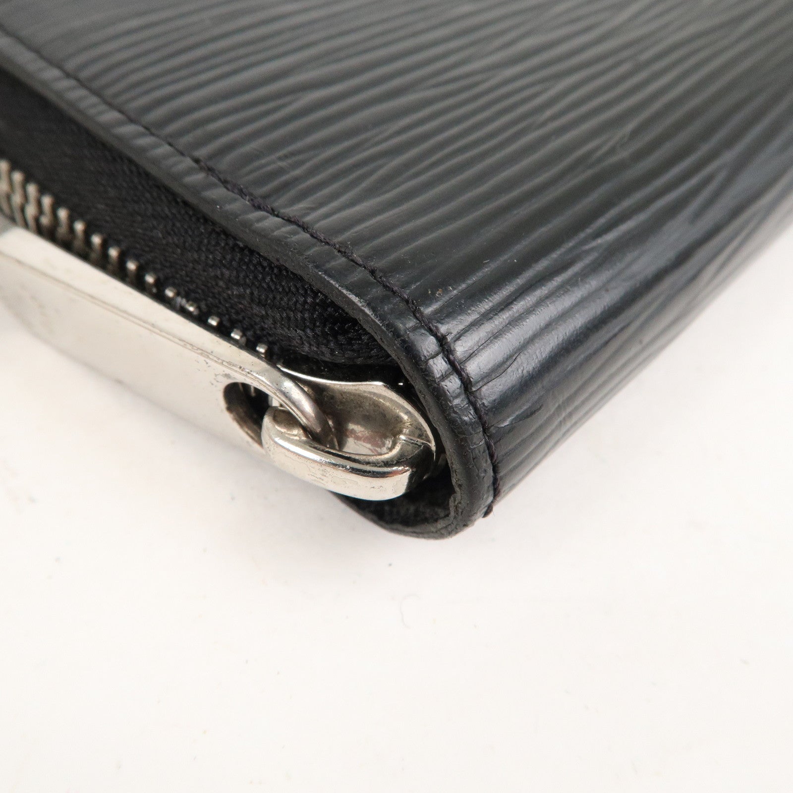 louis-vuitton zippy wallet black leather