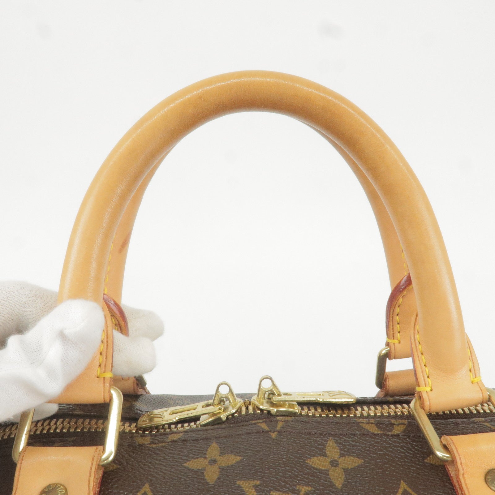 Louis Vuitton 2008 pre-owned Pochette Milla MM Shoulder Bag - Farfetch