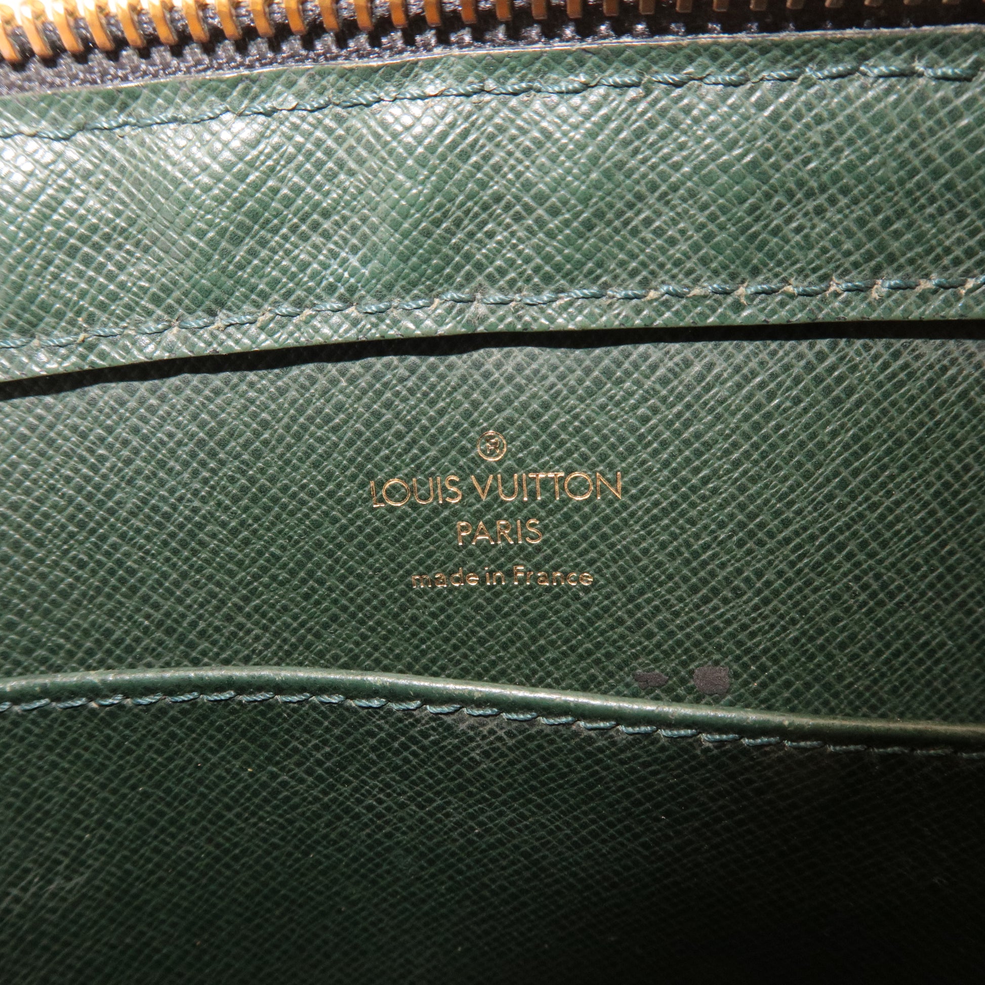 Louis Vuitton Taiga Pochette Baikal, Louis Vuitton Handbags