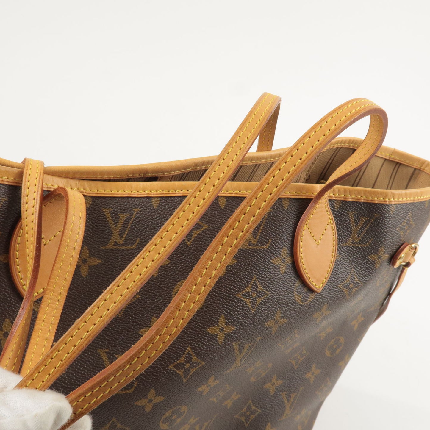 Louis Vuitton Monogram Neverfull MM Tote Bag M40156