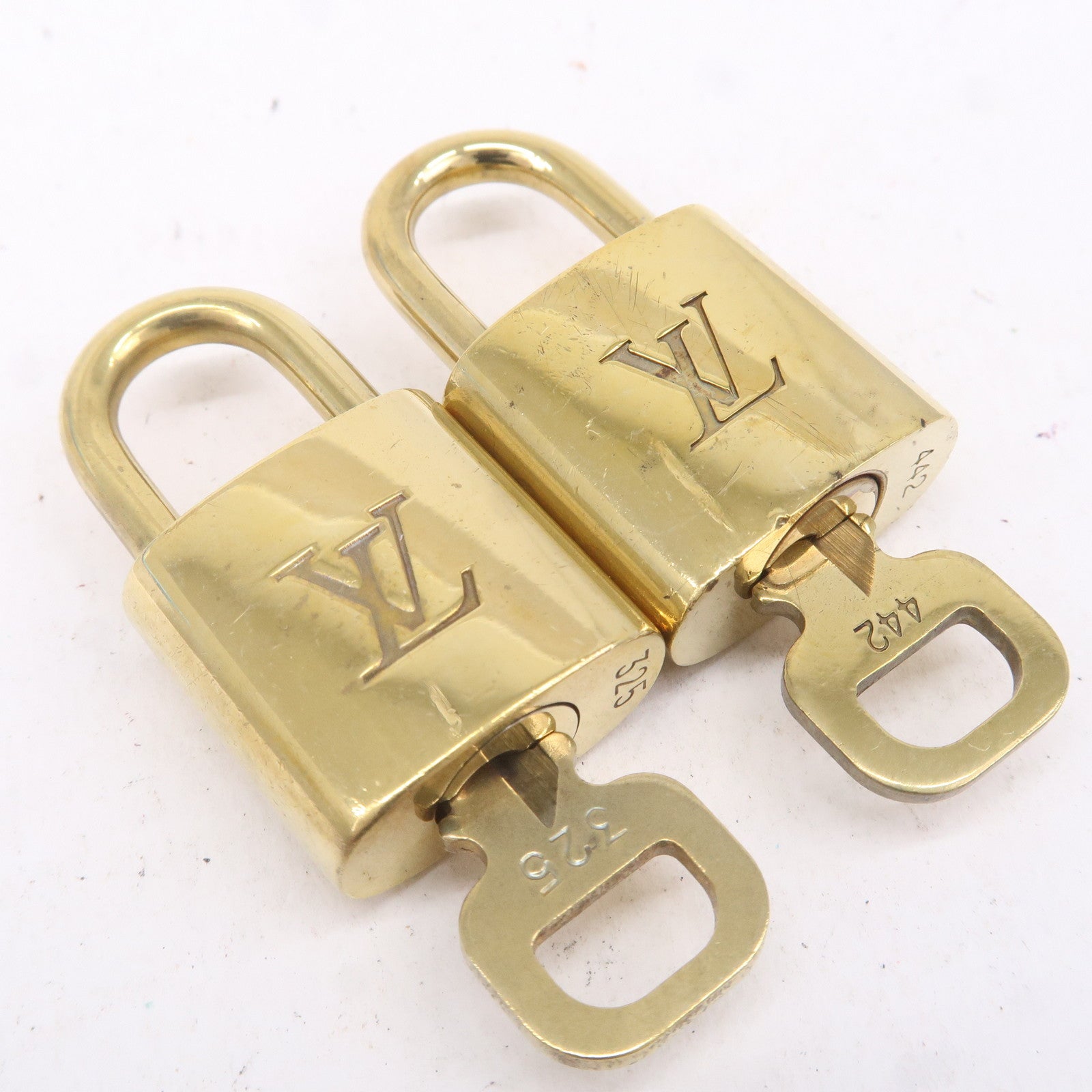 of - ep_vintage luxury Store - Louis & Key - Vuitton - Set - Lock