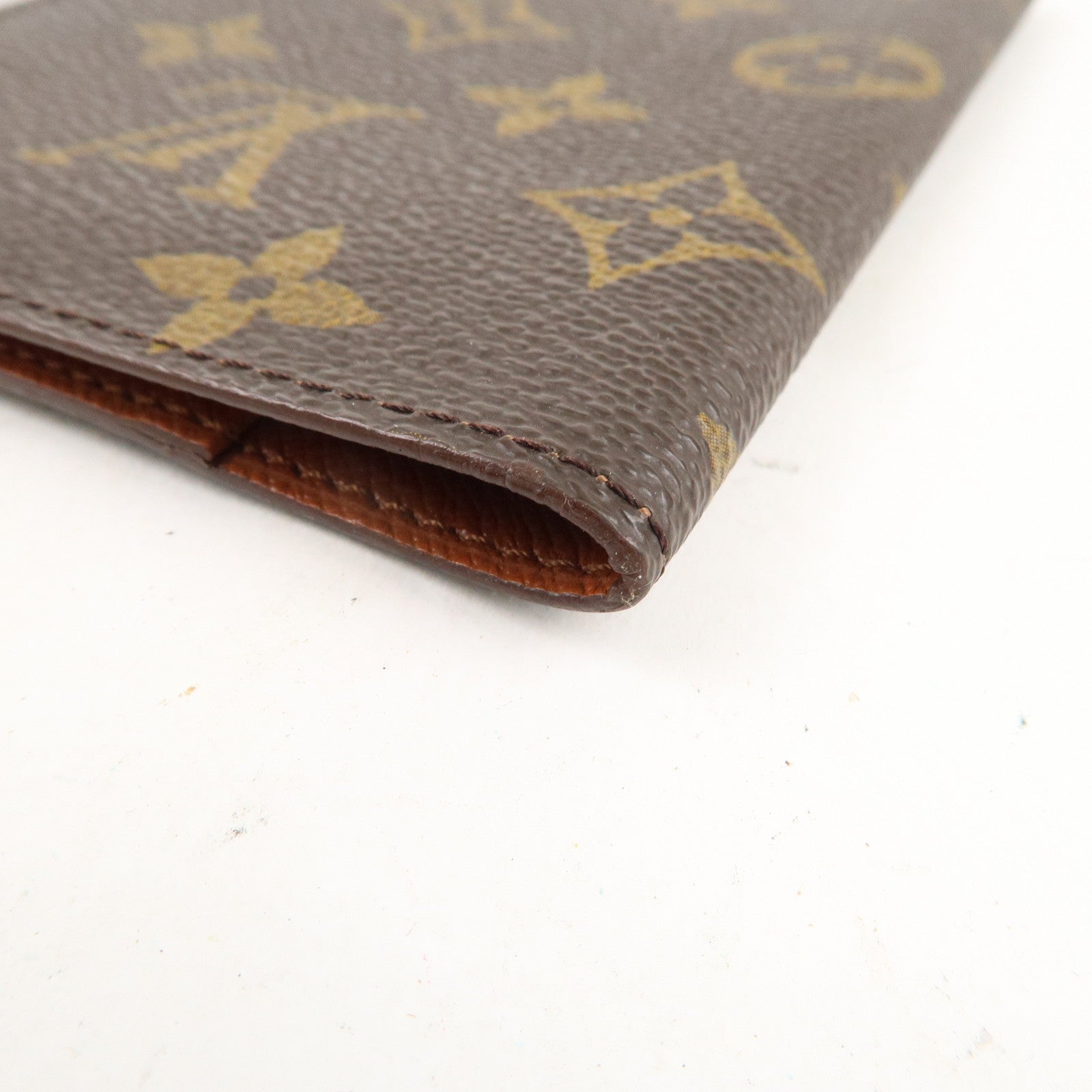 Louis-Vuitton-Monogram-Couverture-Passeport-Passport-Case-M60180